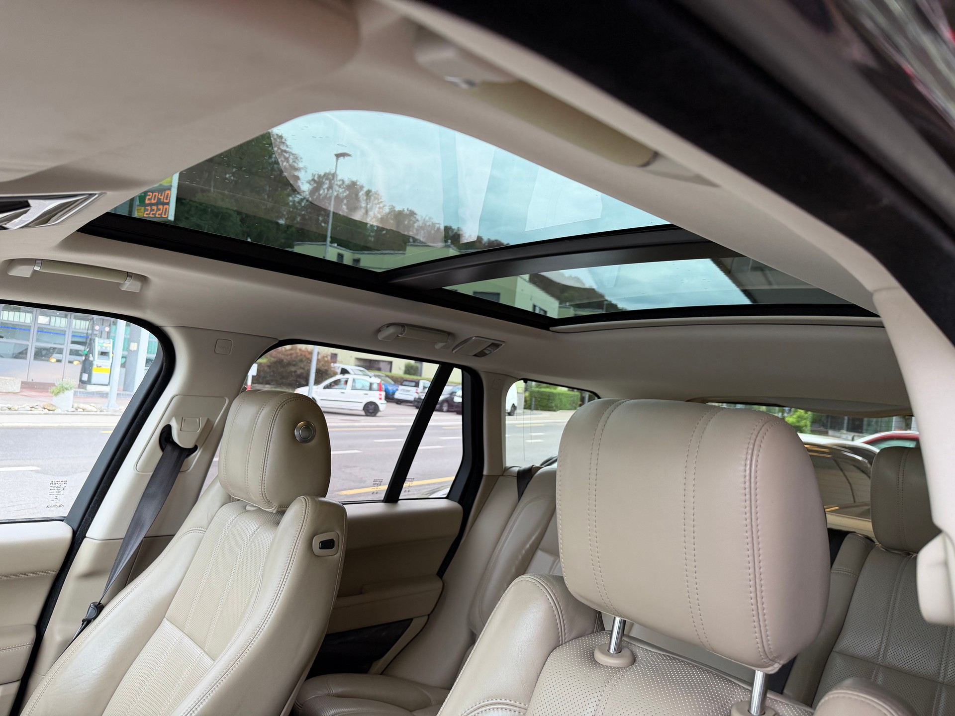 LAND ROVER Range Rover 3.0 TDV6 HSE Automatic-image-10