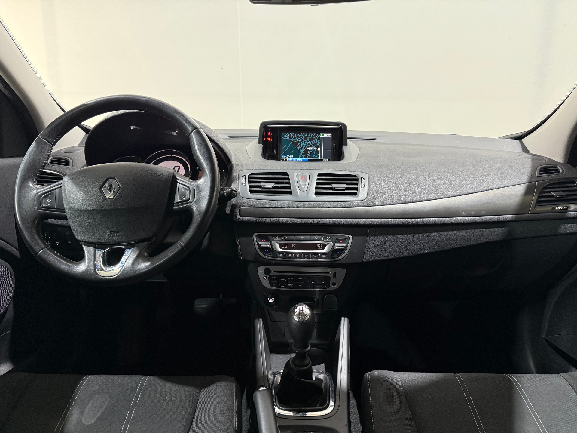 RENAULT Mégane Grandtour 1.5 dCi Bose-image-11