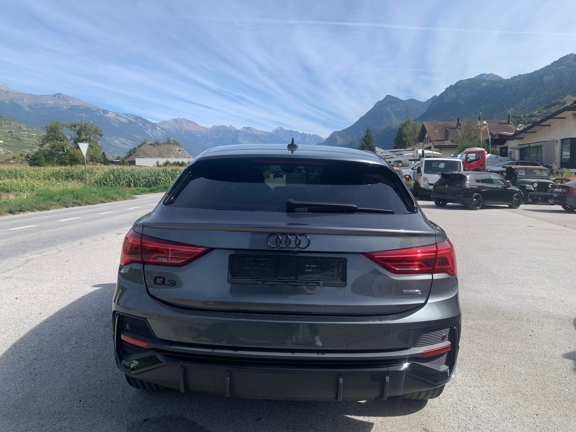 AUDI Q3 Sportback 40 TDI S line quattro S-tronic-image-7