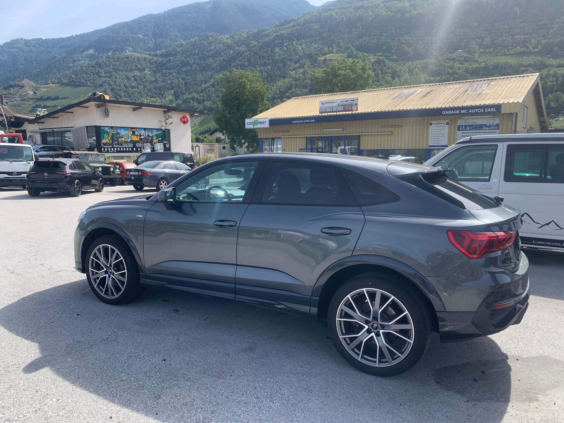 AUDI Q3 Sportback 40 TDI S line quattro S-tronic-image-4