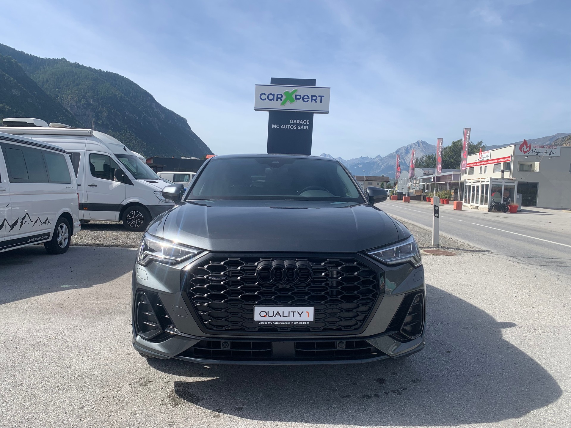 AUDI Q3 Sportback 40 TDI S line quattro S-tronic-showroom-element-1