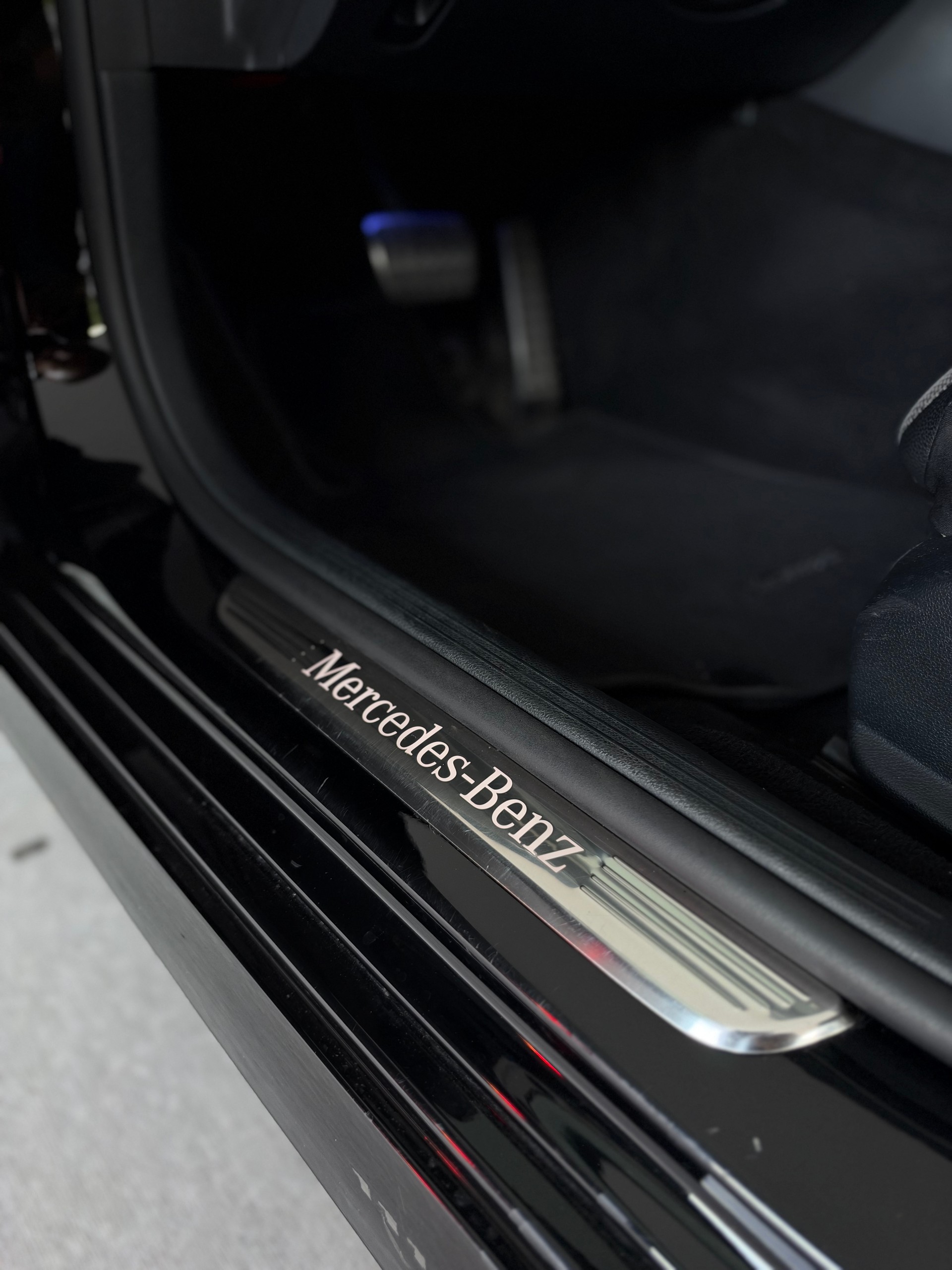 MERCEDES-BENZ E 220 d AMG Line 4Matic 9G-Tronic-image-20