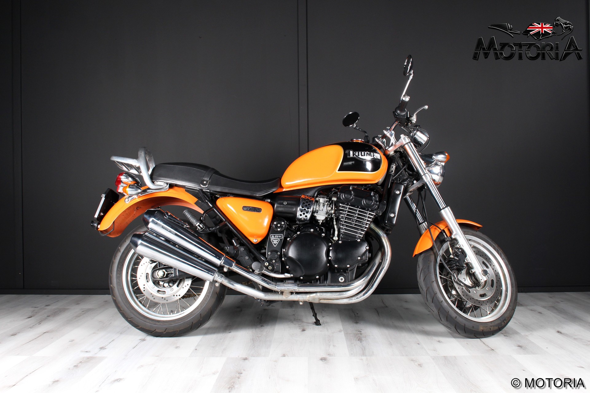 TRIUMPH Thunderbird 900 Sport-image-1