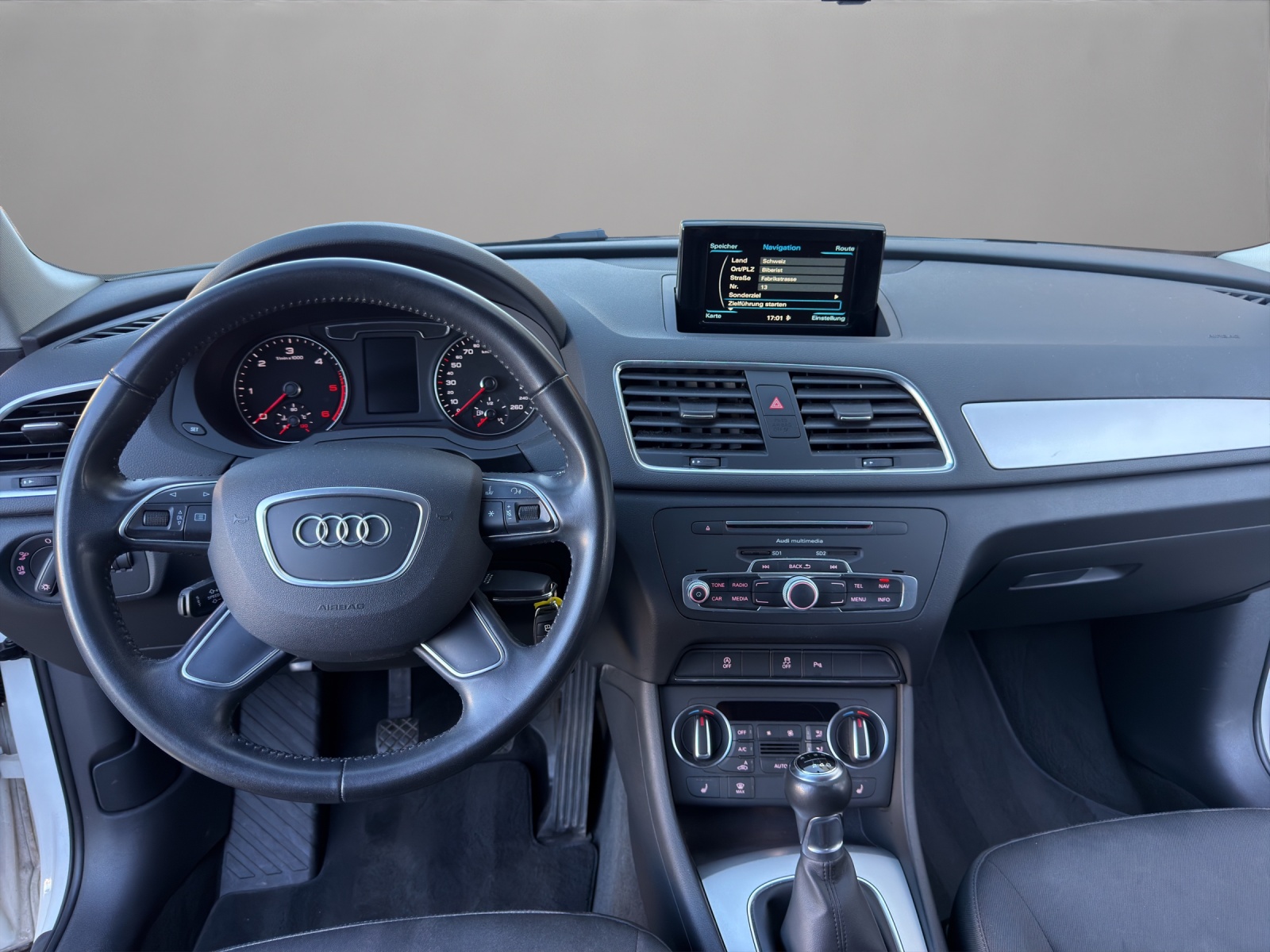 AUDI Q3 2.0 TDI ultra-image-13