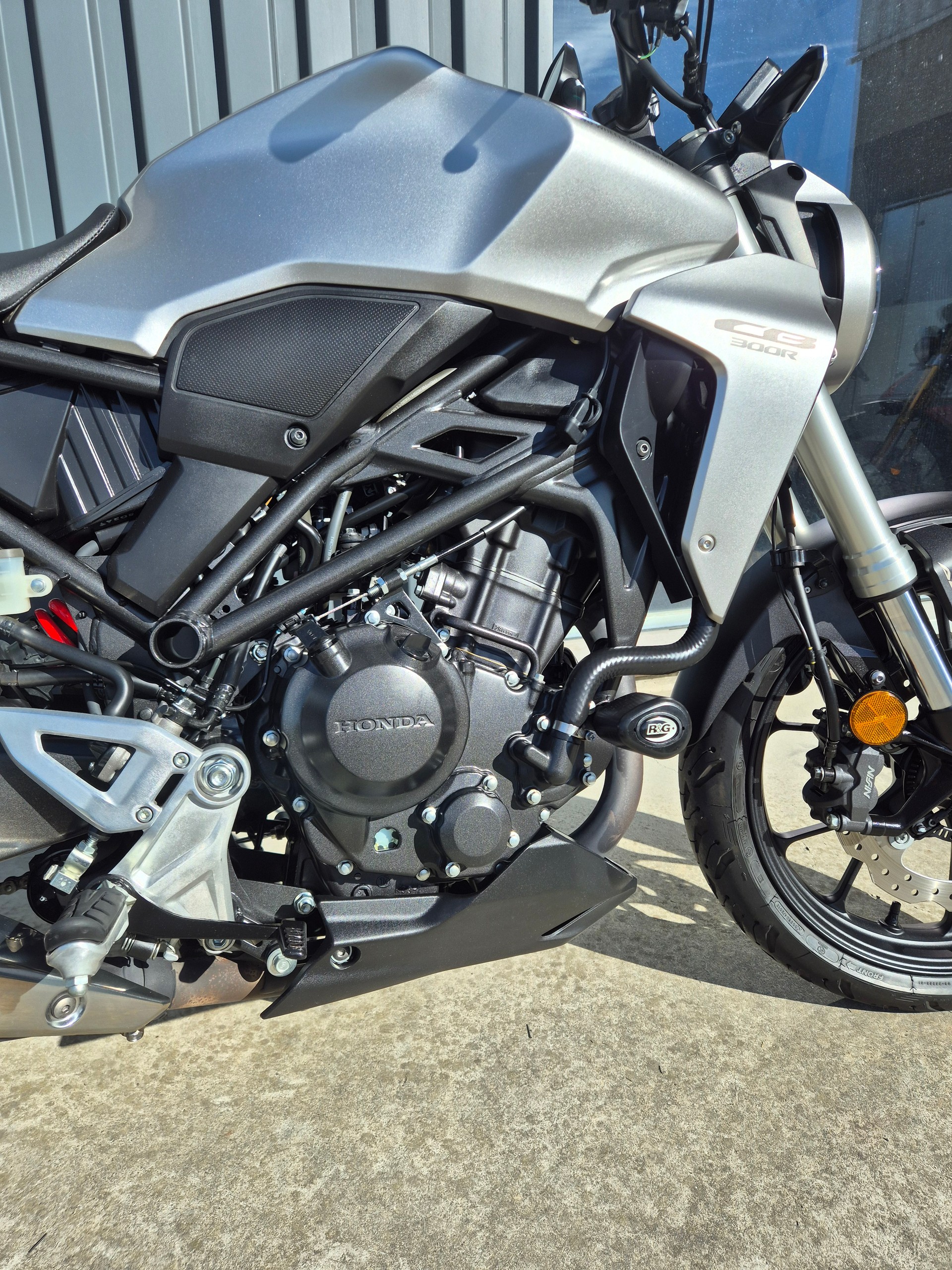 HONDA CB 300 R-image-4