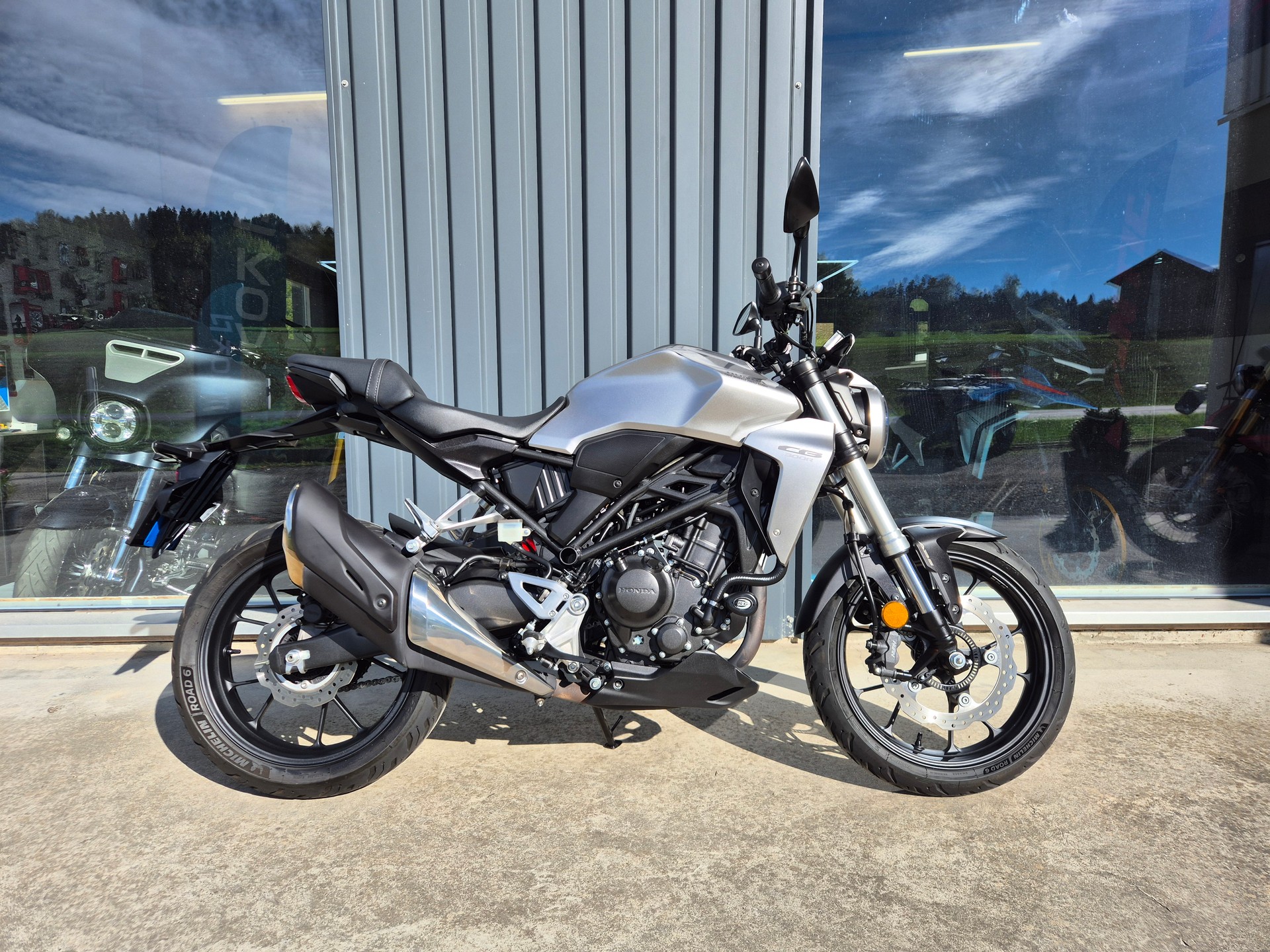 HONDA CB 300 R-image-2