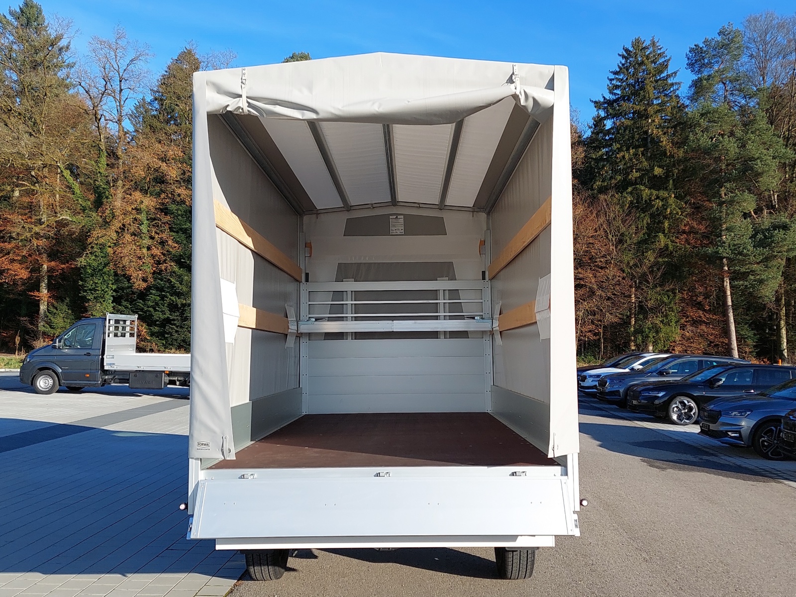 VW Crafter mit Brücke und Blachenverdeck-image-11