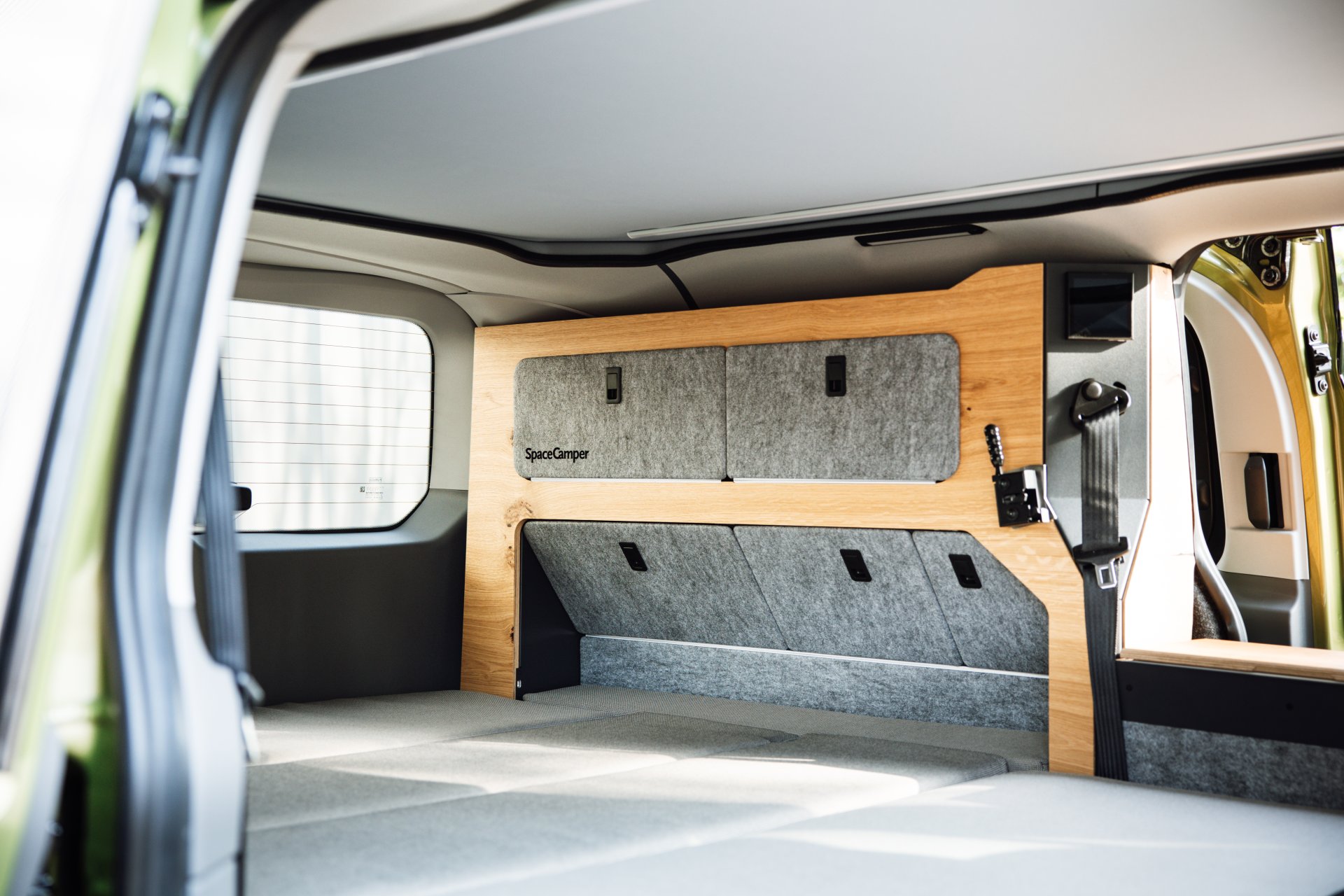 VW Caravelle SpaceCamper Classic+ *4Motion Automatik * 2 Schiebetüren. Kein VW New California Ocean Coast Beach!-image-9