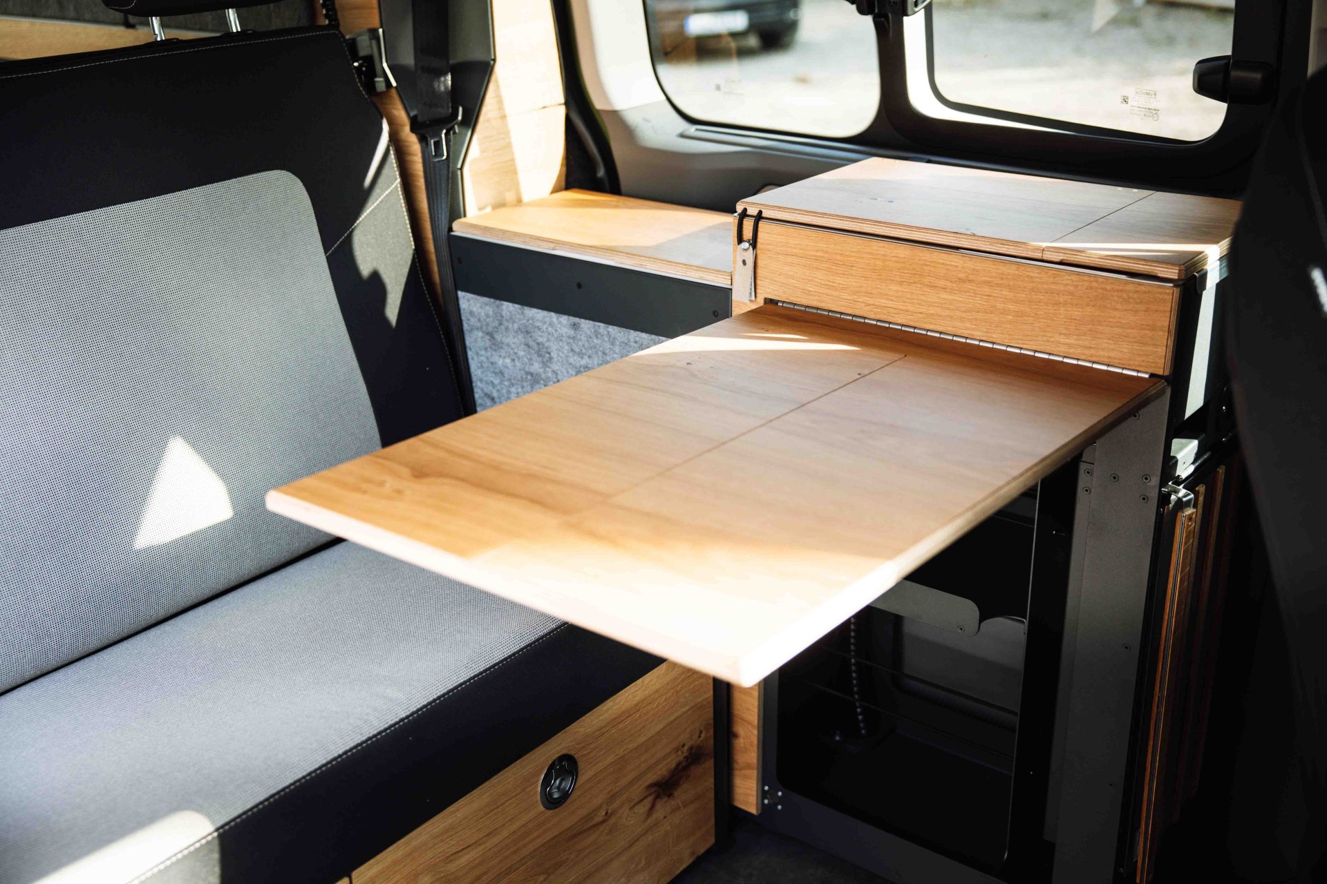 VW Caravelle SpaceCamper Classic+ *4Motion Automatik * 2 Schiebetüren. Kein VW New California Ocean Coast Beach!-image-6