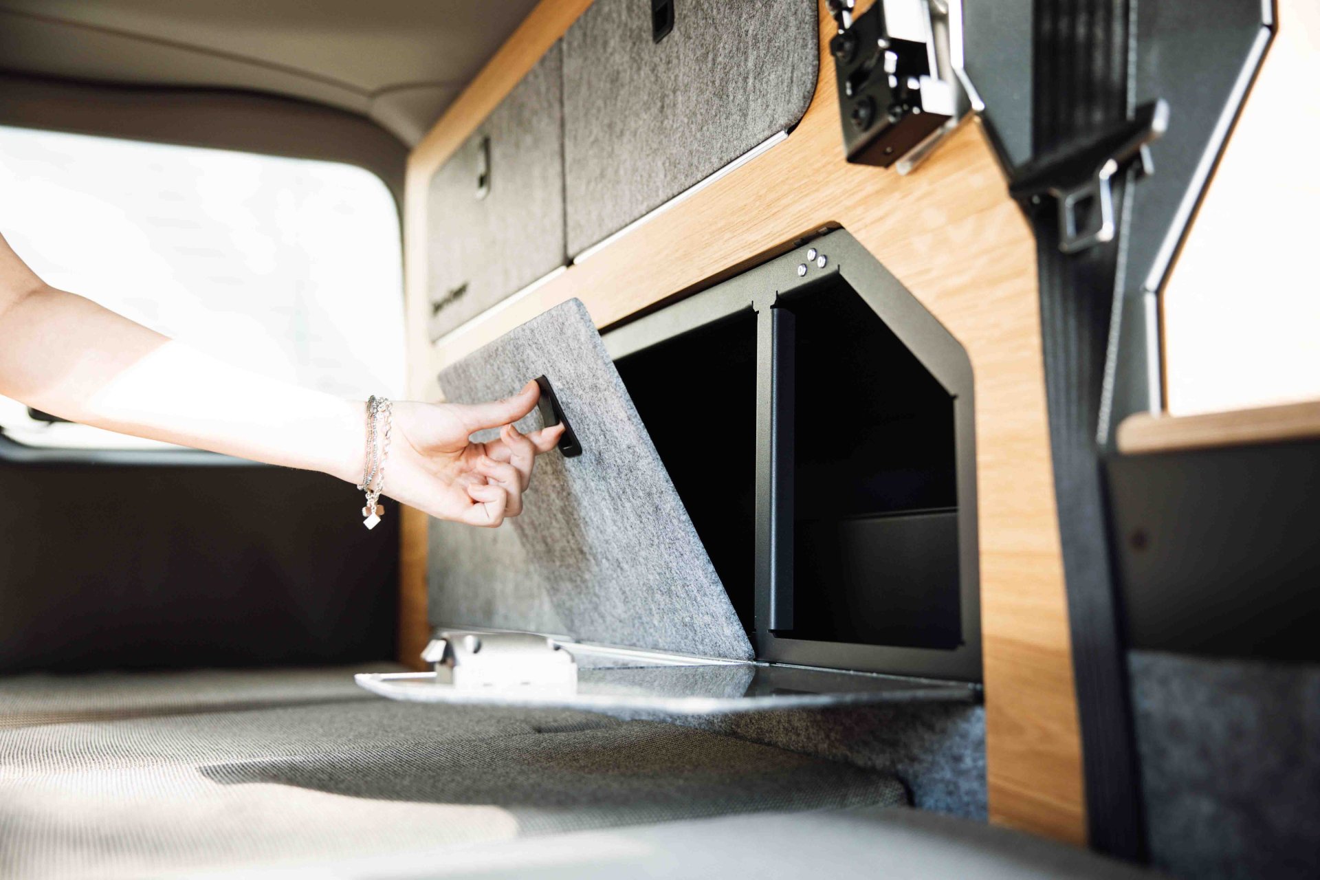 VW Caravelle SpaceCamper Classic+ *4Motion Automatik * 2 Schiebetüren. Kein VW New California Ocean Coast Beach!-image-7