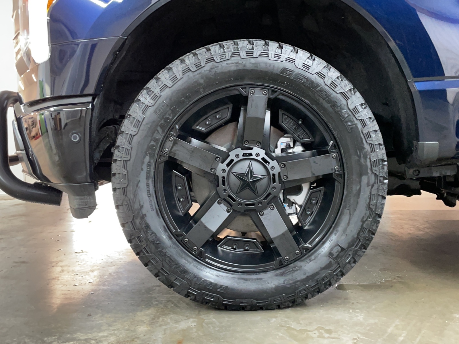 FORD F-150 Lightning DKab.Pick-up 98 kWh Lariat Launch Edition-image-14
