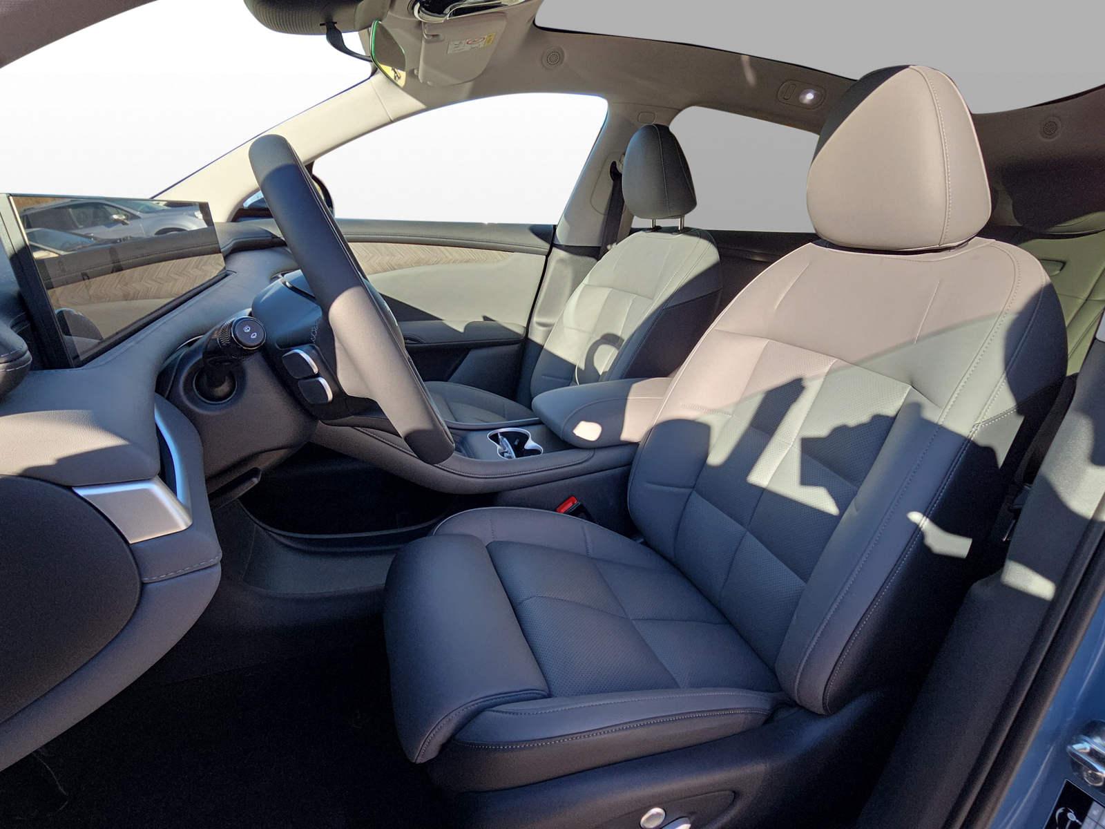 MG IM6 100 kWh Performance 21 4WD-image-7