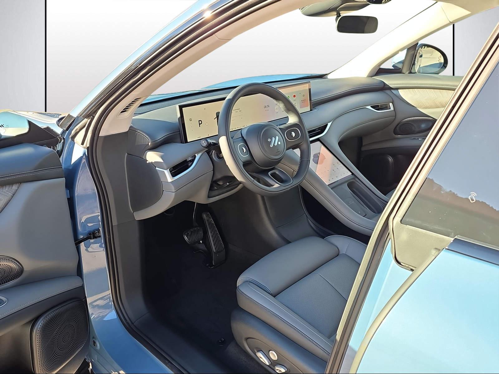 MG IM6 100 kWh Performance 21 4WD-image-5