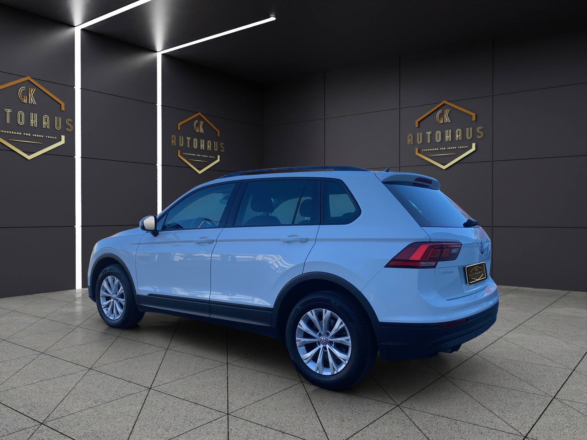 VW Tiguan 2.0 TDI SCR Comfortline 4Motion DSG-image-2