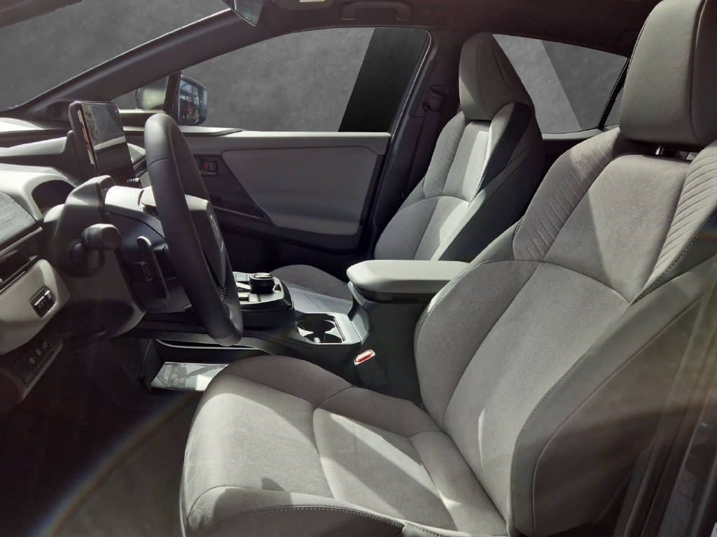 TOYOTA C-HR+ Premium AWD 48139/003-image-8