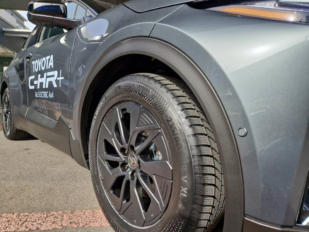 TOYOTA C-HR+ Premium AWD 48139/003-image-17