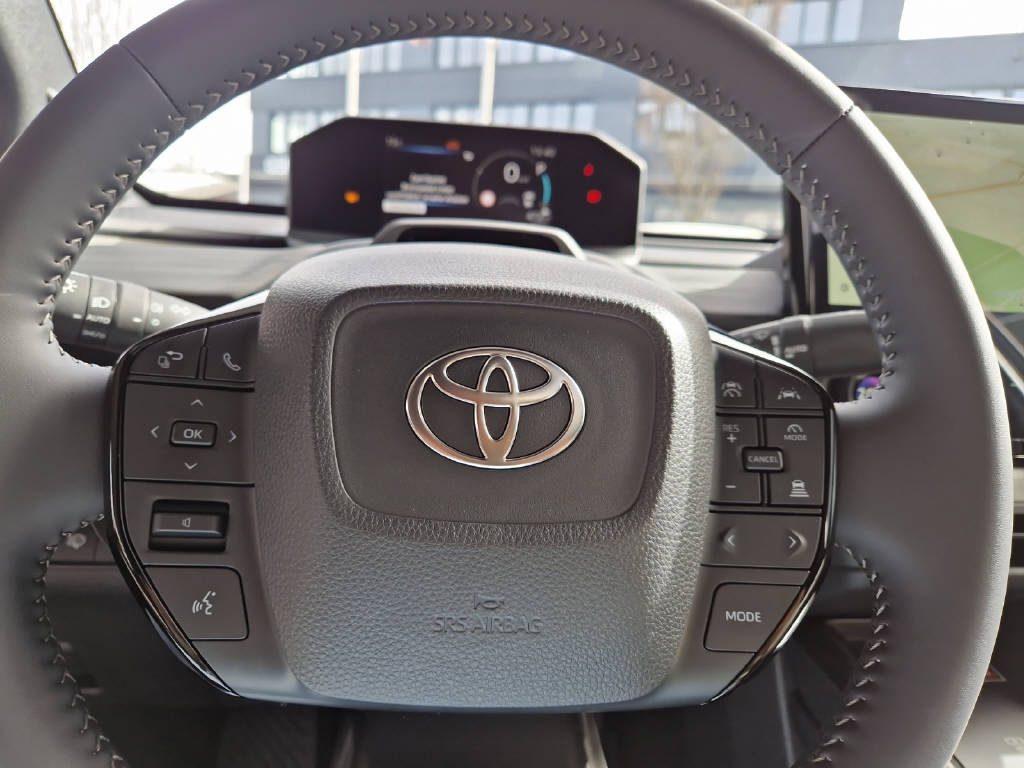 TOYOTA C-HR+ Premium AWD 48139/003-image-16