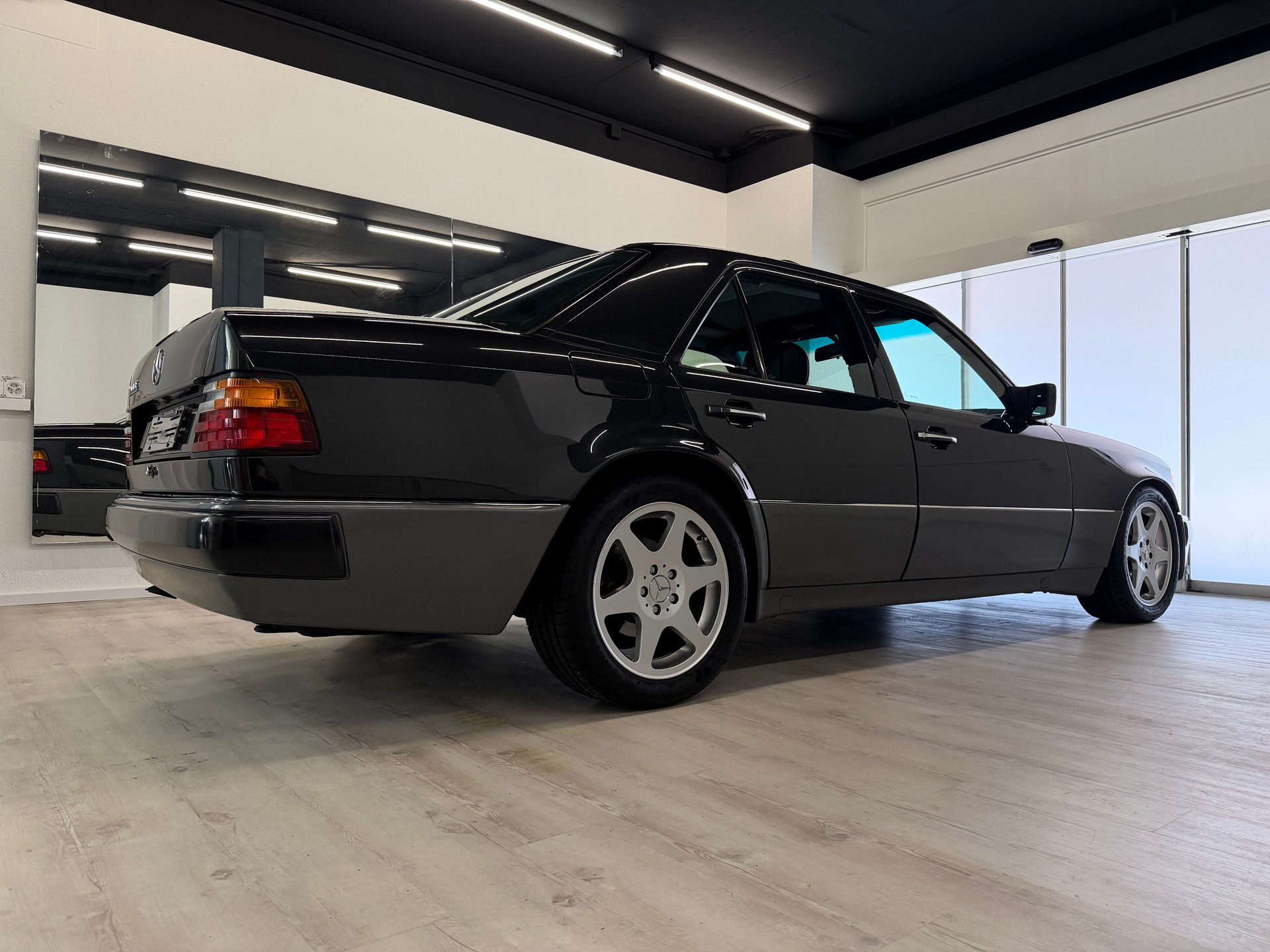 MERCEDES-BENZ 500 E Automatic-image-10