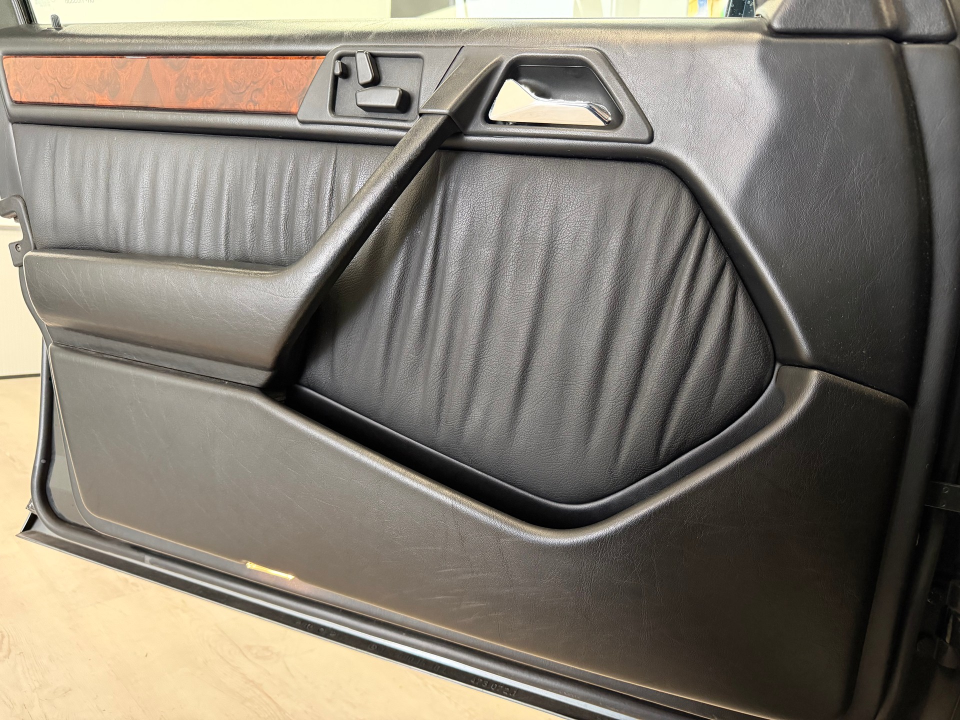 MERCEDES-BENZ 500 E Automatic-image-25