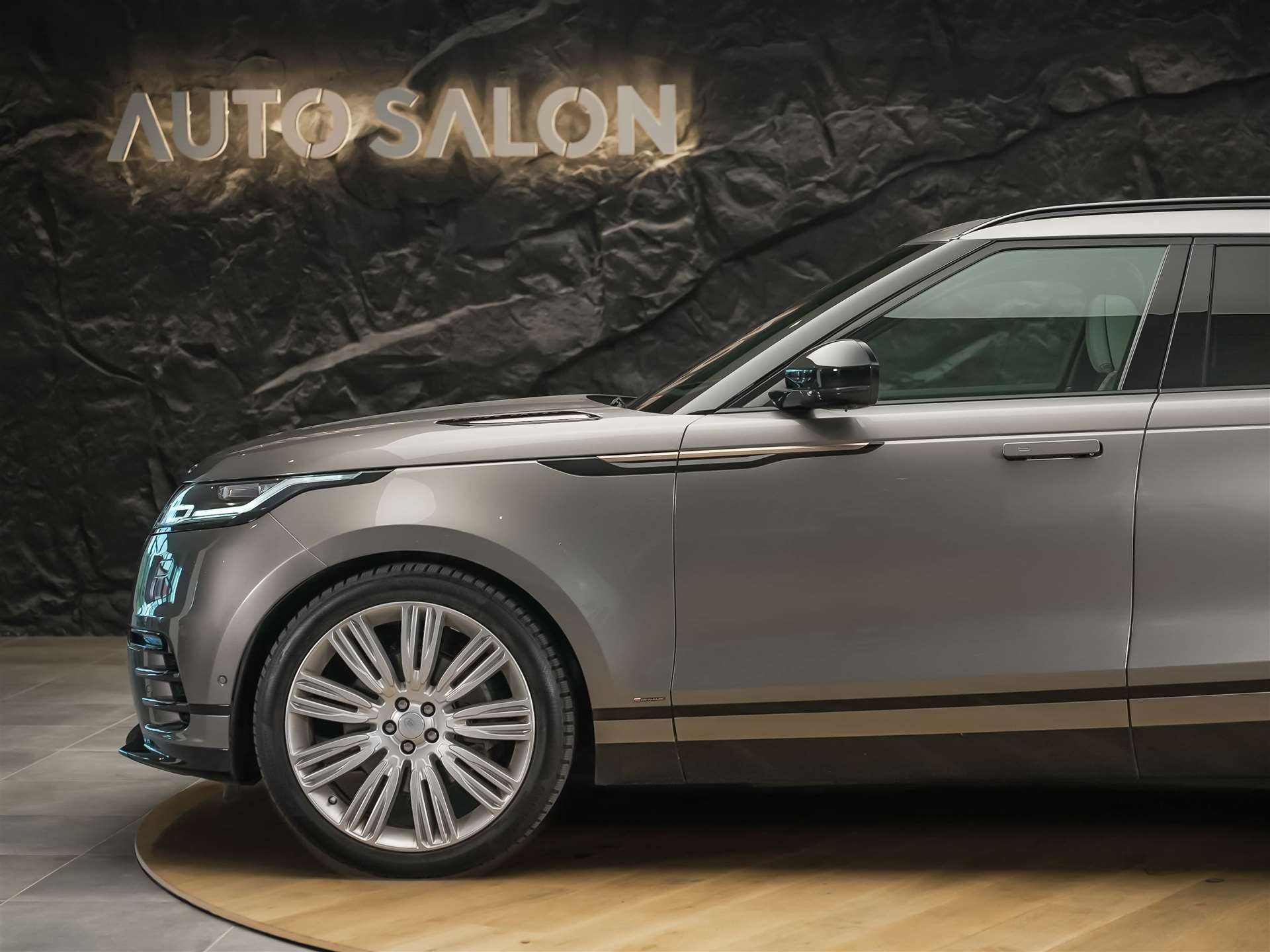 LAND ROVER Range Rover Velar D 300 R-Dynamic HSE *CH-Auto*Massage*Panorama*Head-Up*Sitzlüftung*-image-17