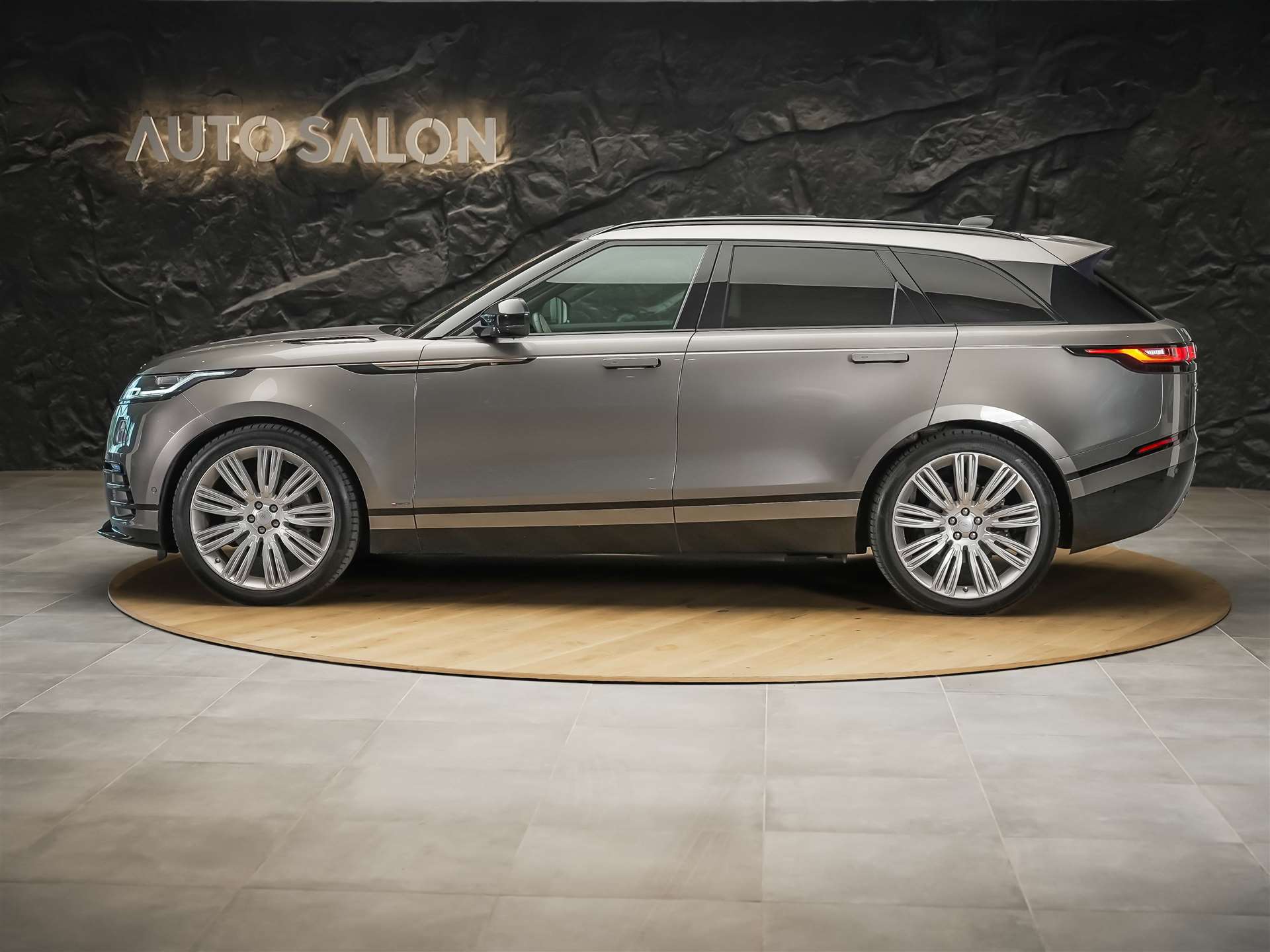 LAND ROVER Range Rover Velar D 300 R-Dynamic HSE *CH-Auto*Massage*Panorama*Head-Up*Sitzlüftung*-showroom-element-2