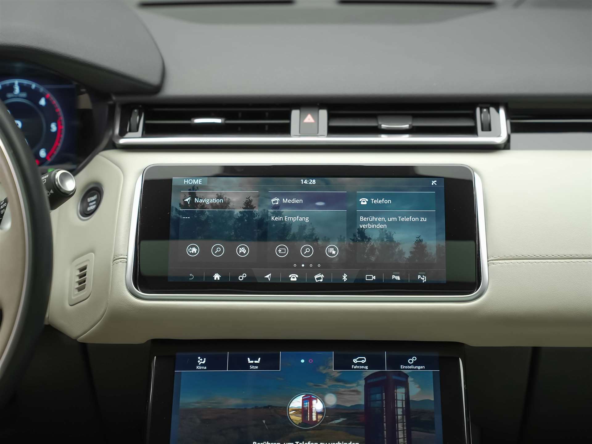 LAND ROVER Range Rover Velar D 300 R-Dynamic HSE *CH-Auto*Massage*Panorama*Head-Up*Sitzlüftung*-image-29