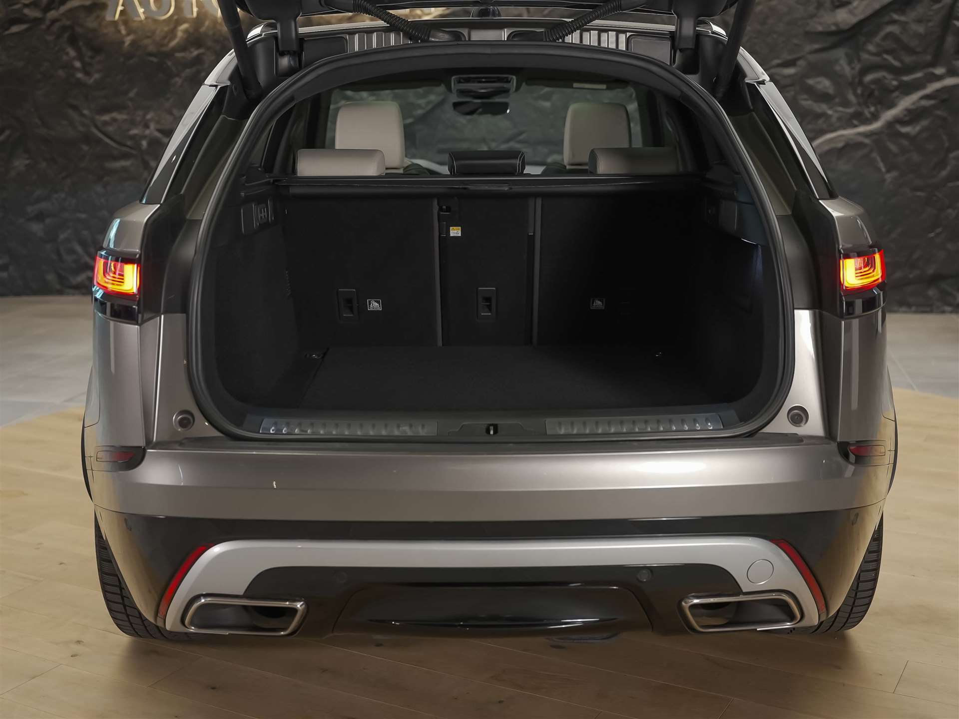 LAND ROVER Range Rover Velar D 300 R-Dynamic HSE *CH-Auto*Massage*Panorama*Head-Up*Sitzlüftung*-image-43