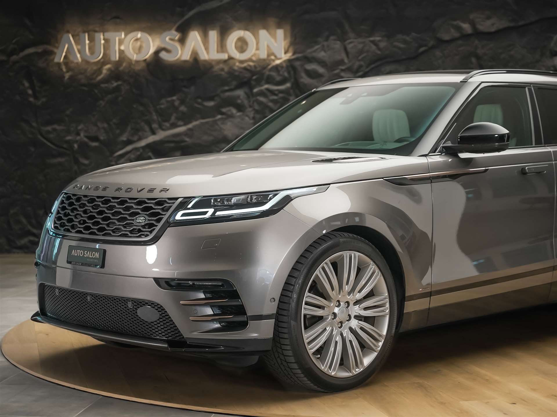 LAND ROVER Range Rover Velar D 300 R-Dynamic HSE *CH-Auto*Massage*Panorama*Head-Up*Sitzlüftung*-image-16