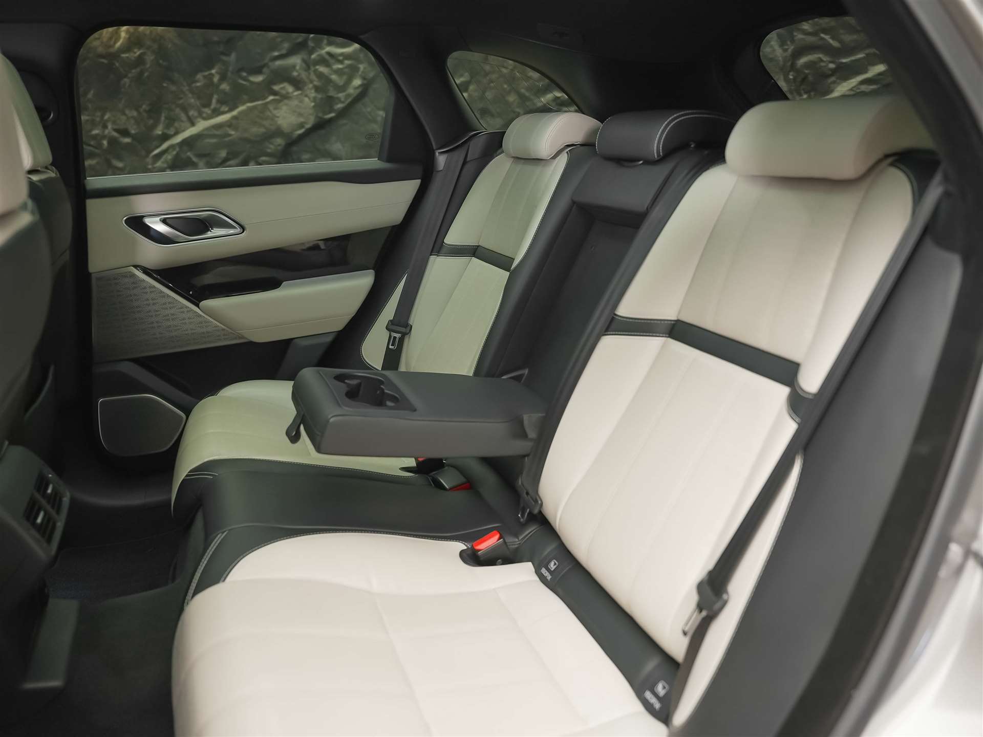 LAND ROVER Range Rover Velar D 300 R-Dynamic HSE *CH-Auto*Massage*Panorama*Head-Up*Sitzlüftung*-image-15