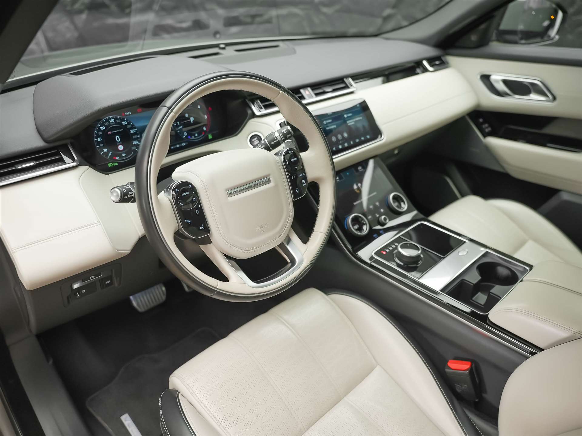 LAND ROVER Range Rover Velar D 300 R-Dynamic HSE *CH-Auto*Massage*Panorama*Head-Up*Sitzlüftung*-image-8