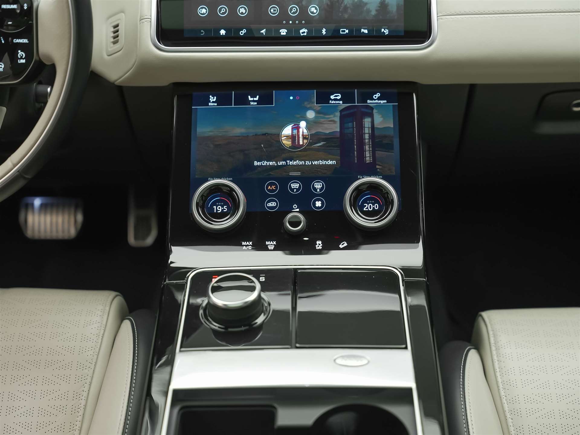 LAND ROVER Range Rover Velar D 300 R-Dynamic HSE *CH-Auto*Massage*Panorama*Head-Up*Sitzlüftung*-image-28
