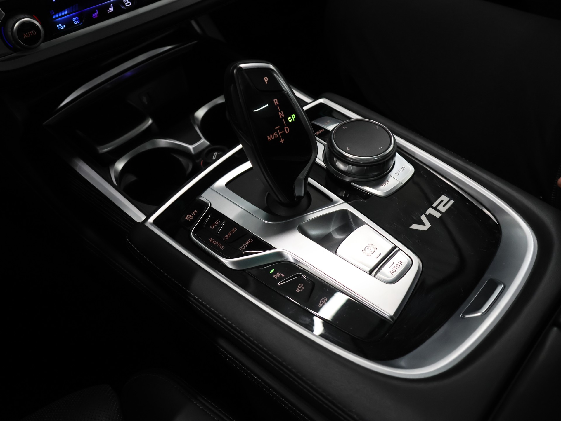 BMW M760Li xDrive Steptronic *M-Performance* *Massagesitze* *Gestiksteuerung Pro*-image-32