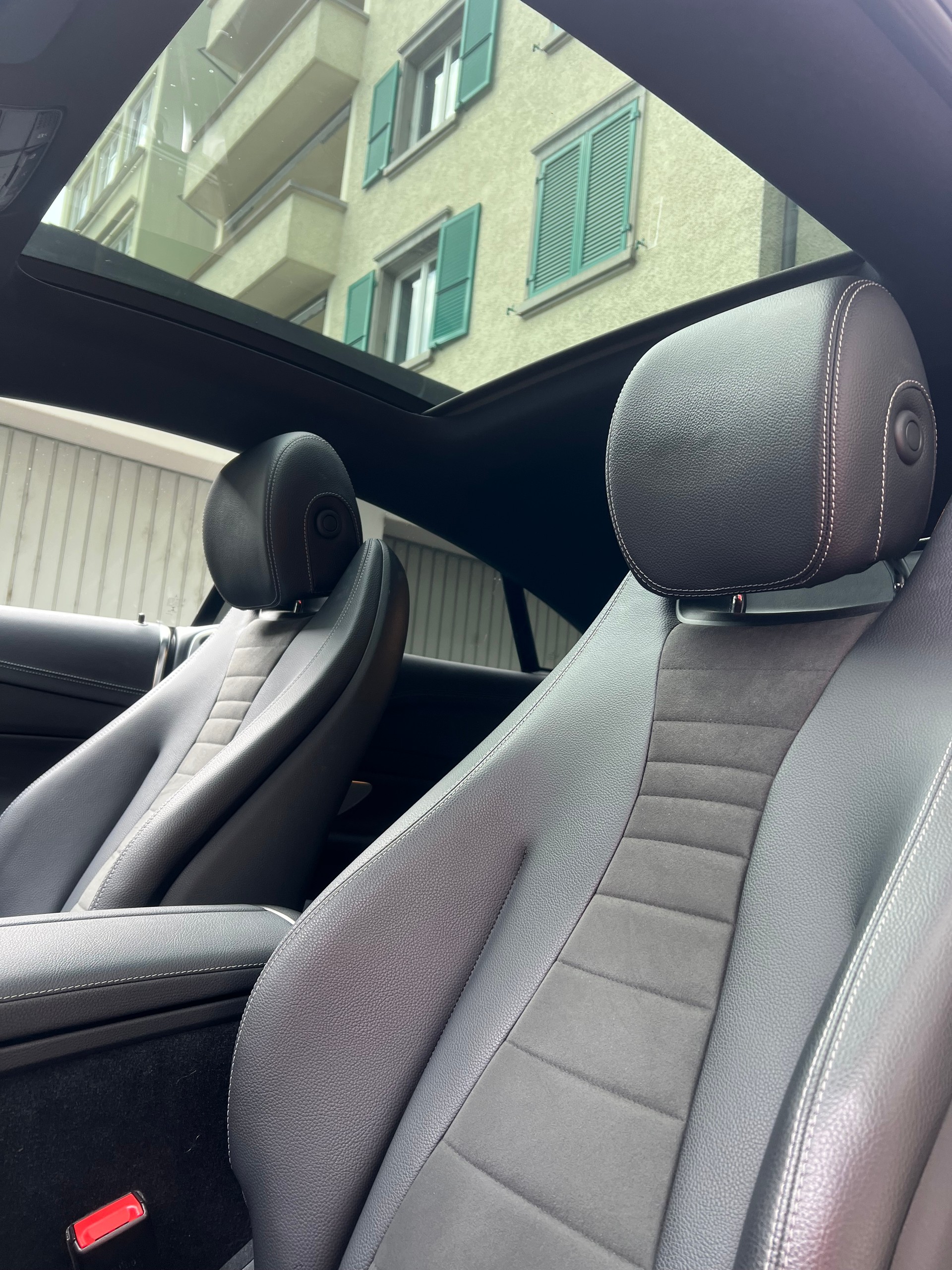 MERCEDES-BENZ E 200 Coupé 4Matic AMG Line 9G-Tronic-image-5