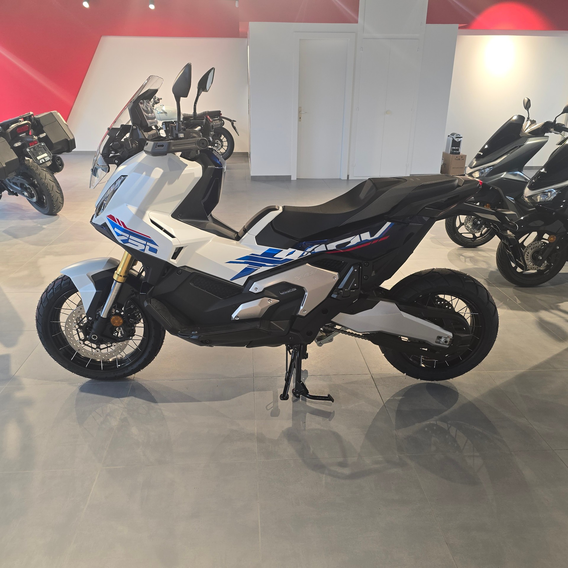 HONDA X-ADV 750-image-1