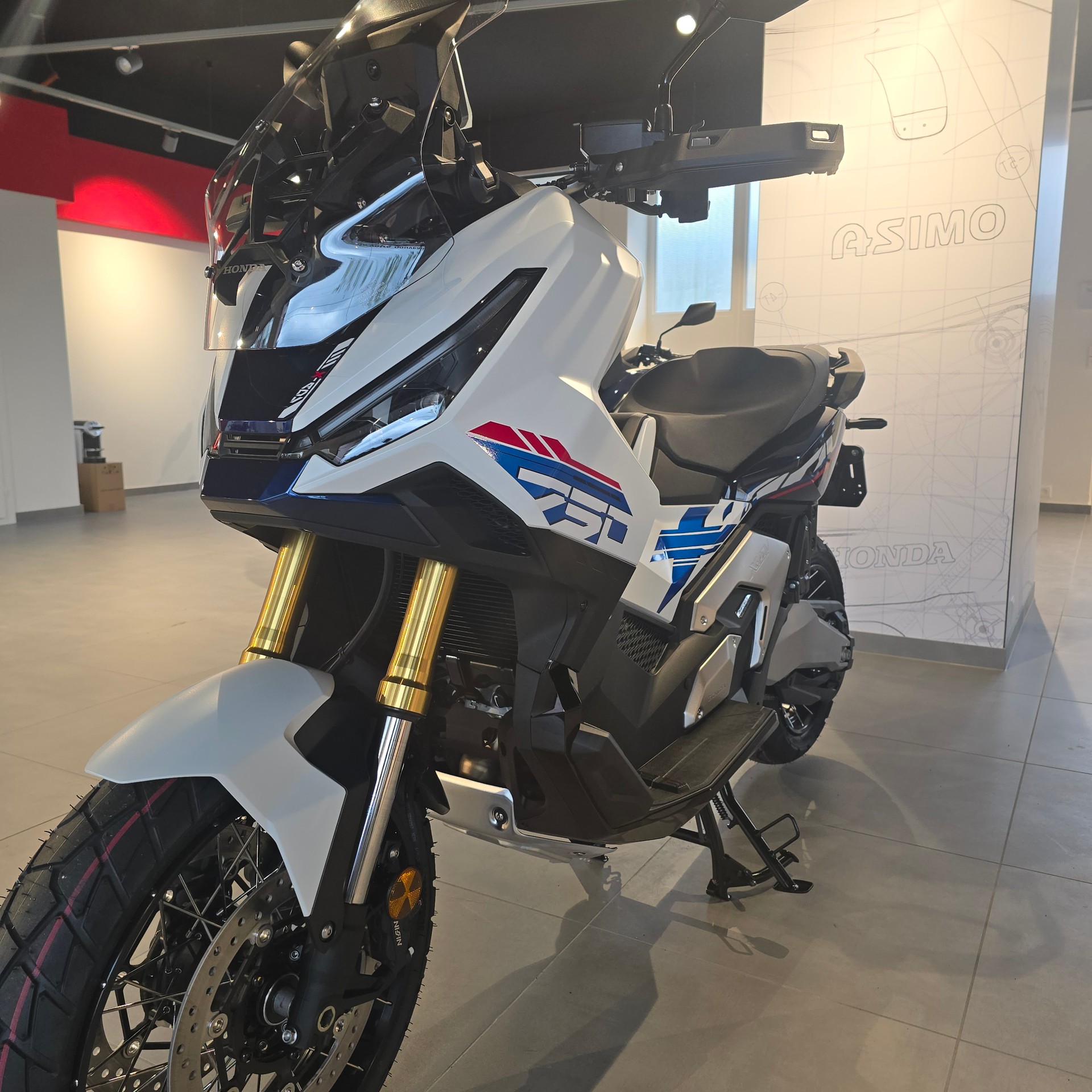 HONDA X-ADV 750-image-8