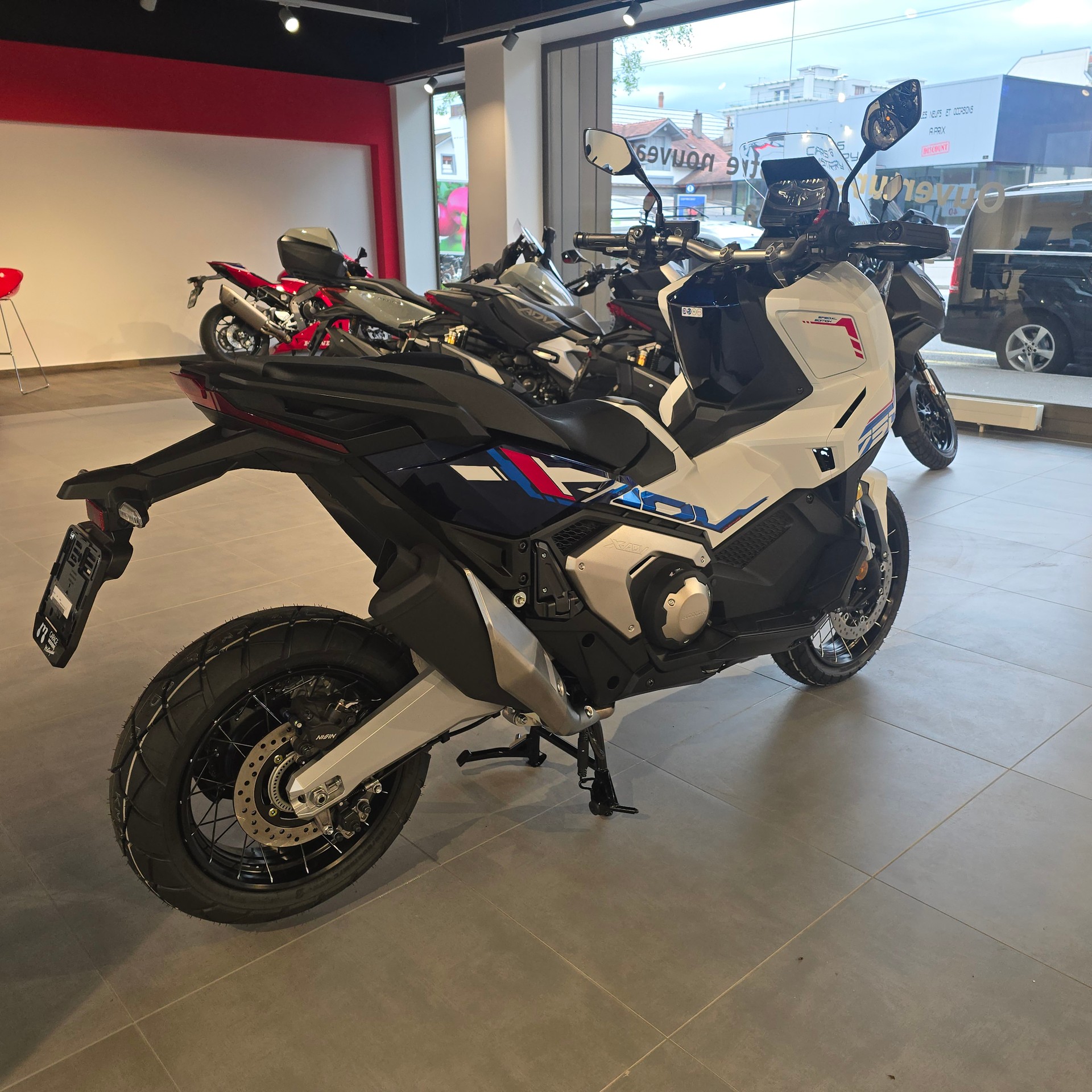 HONDA X-ADV 750-image-5