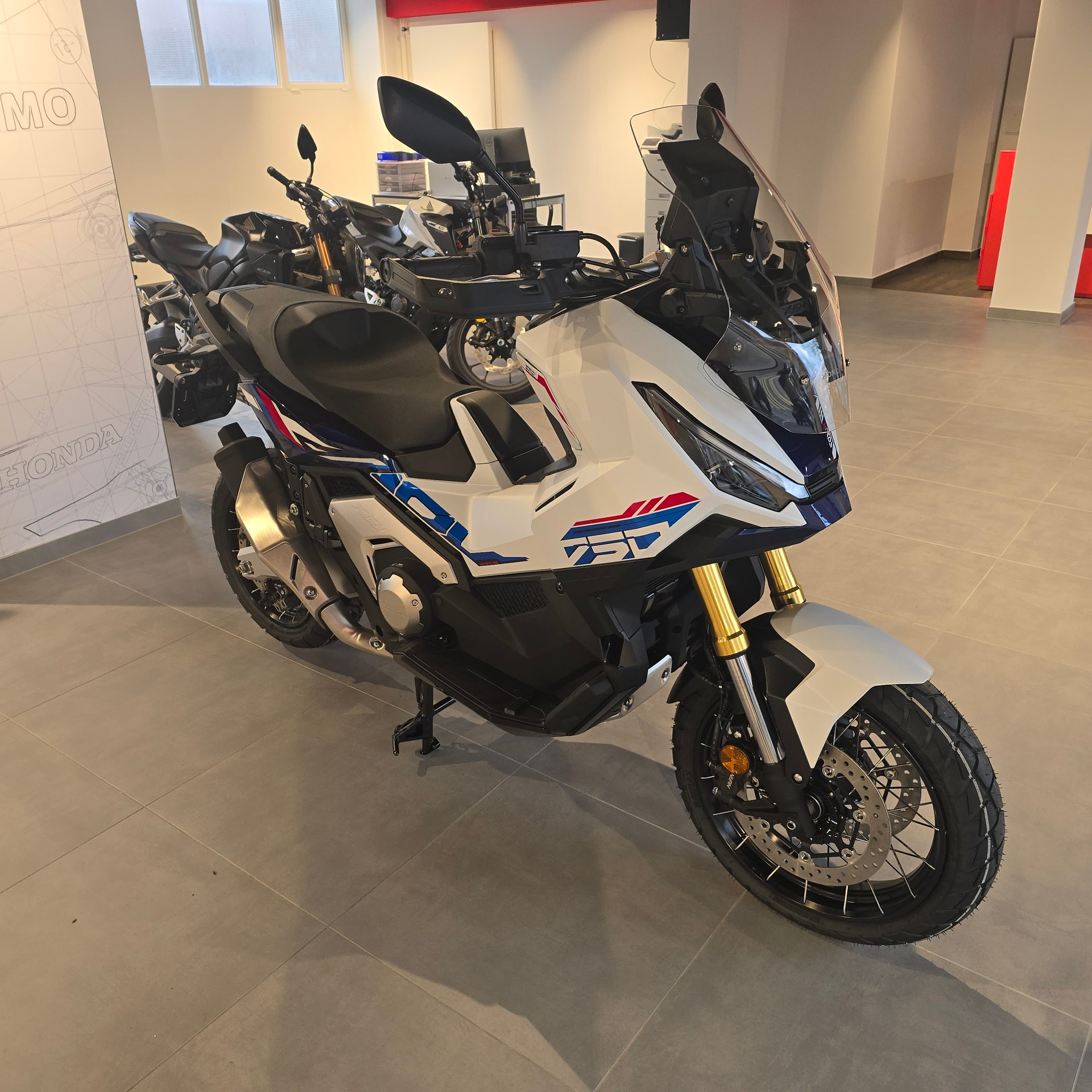 HONDA X-ADV 750-image-4