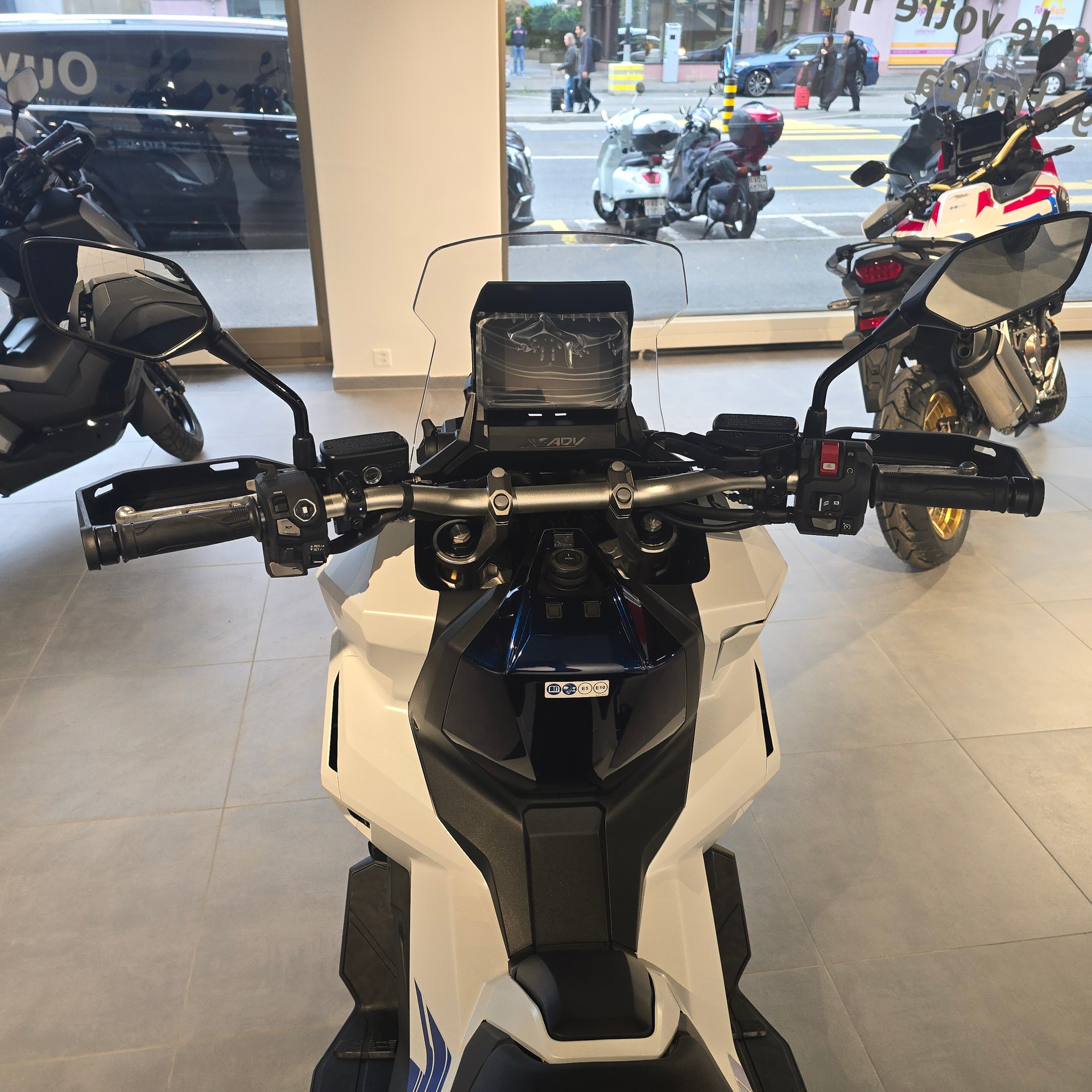 HONDA X-ADV 750-image-7