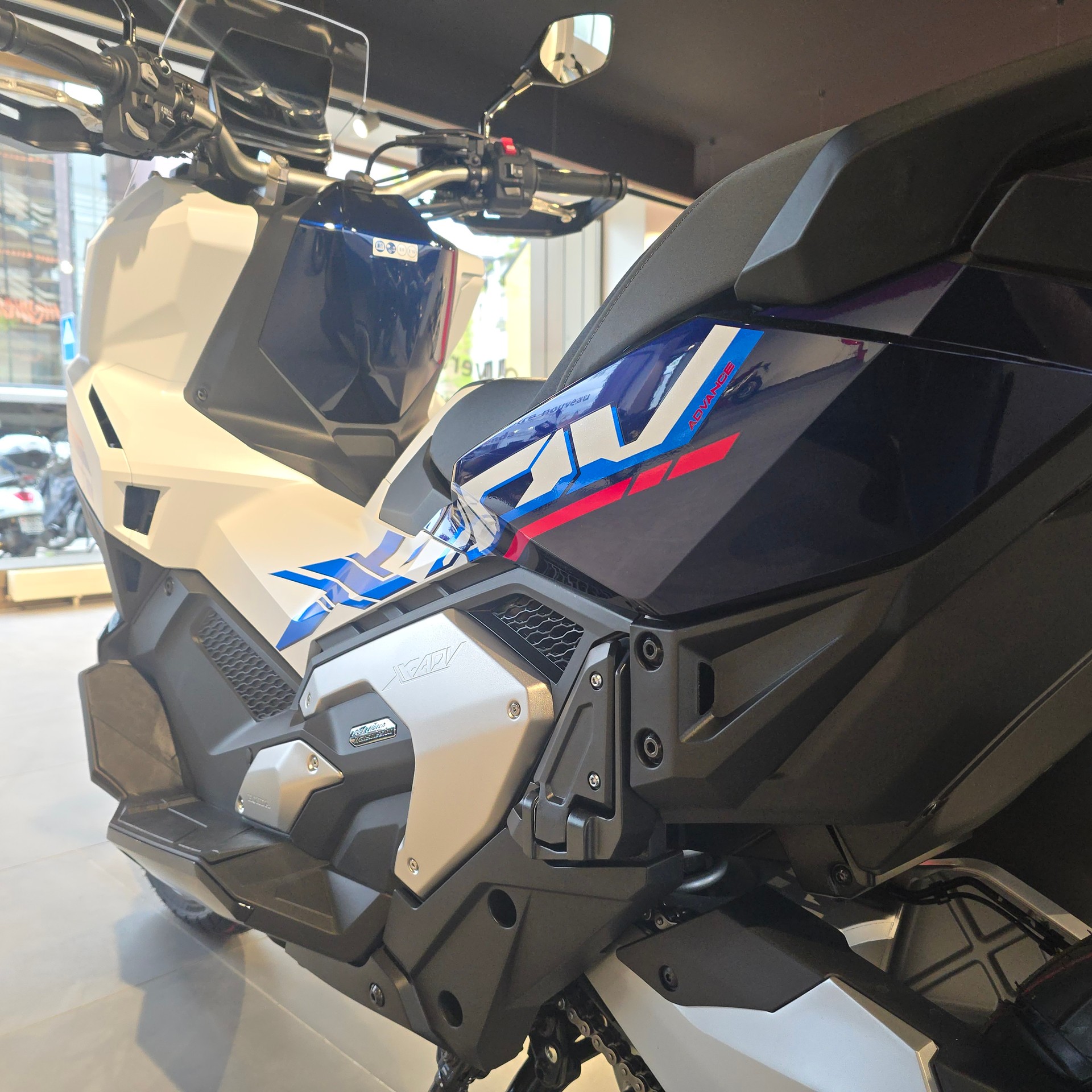 HONDA X-ADV 750-image-3