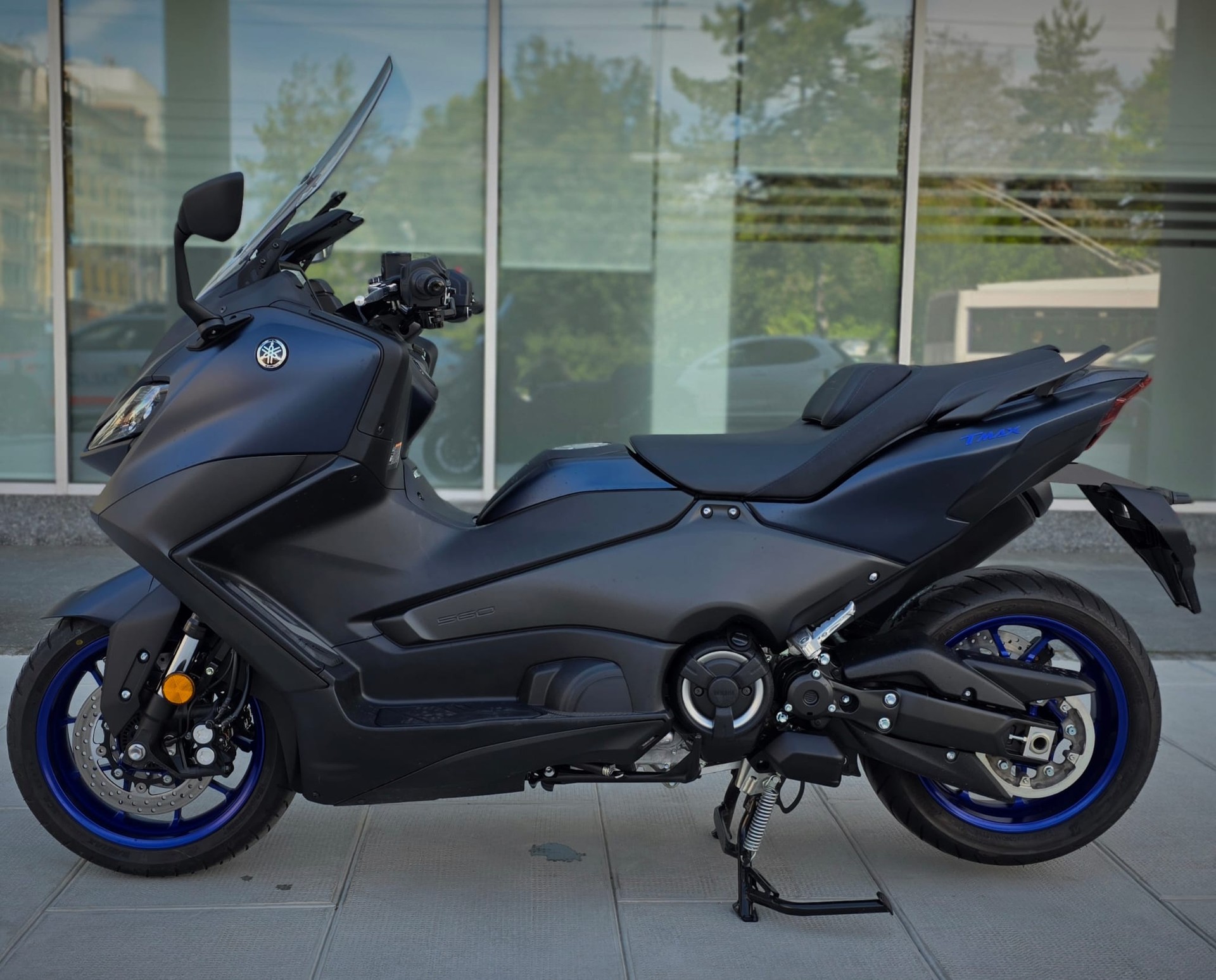 YAMAHA T-MAX XP 560-image-1