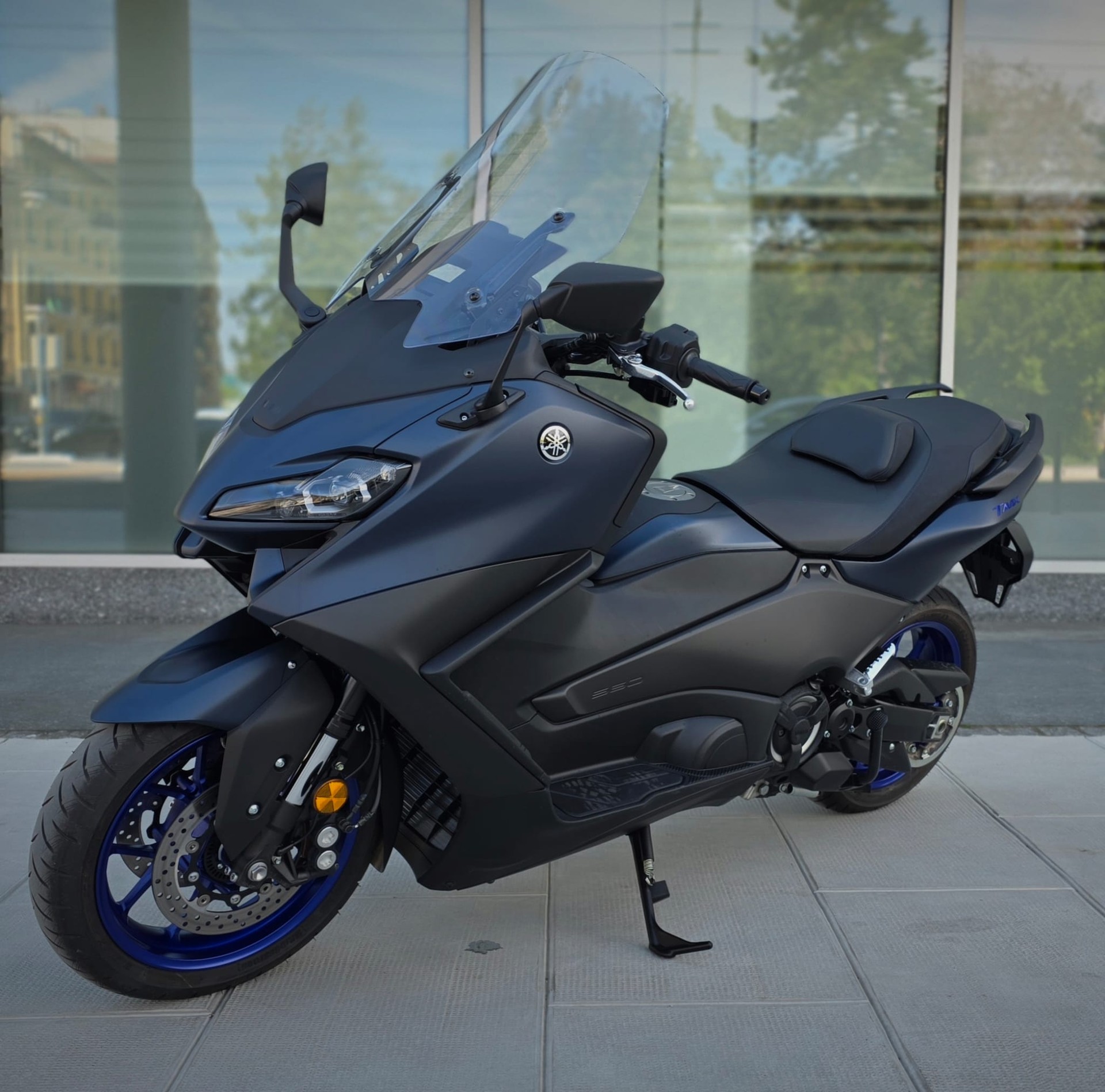 YAMAHA T-MAX XP 560-image-3
