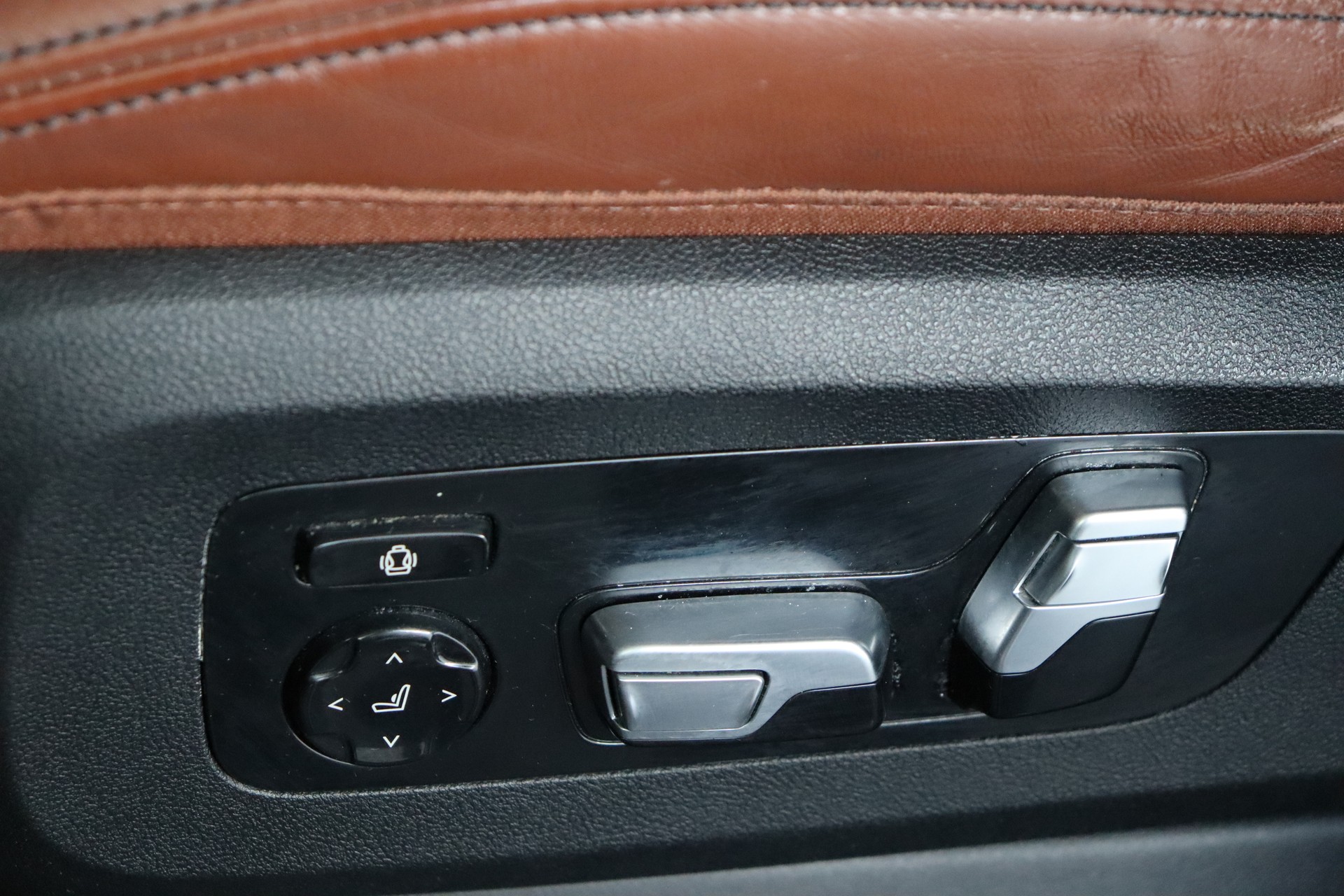 BMW X5 xDrive 40i Steptronic-image-22