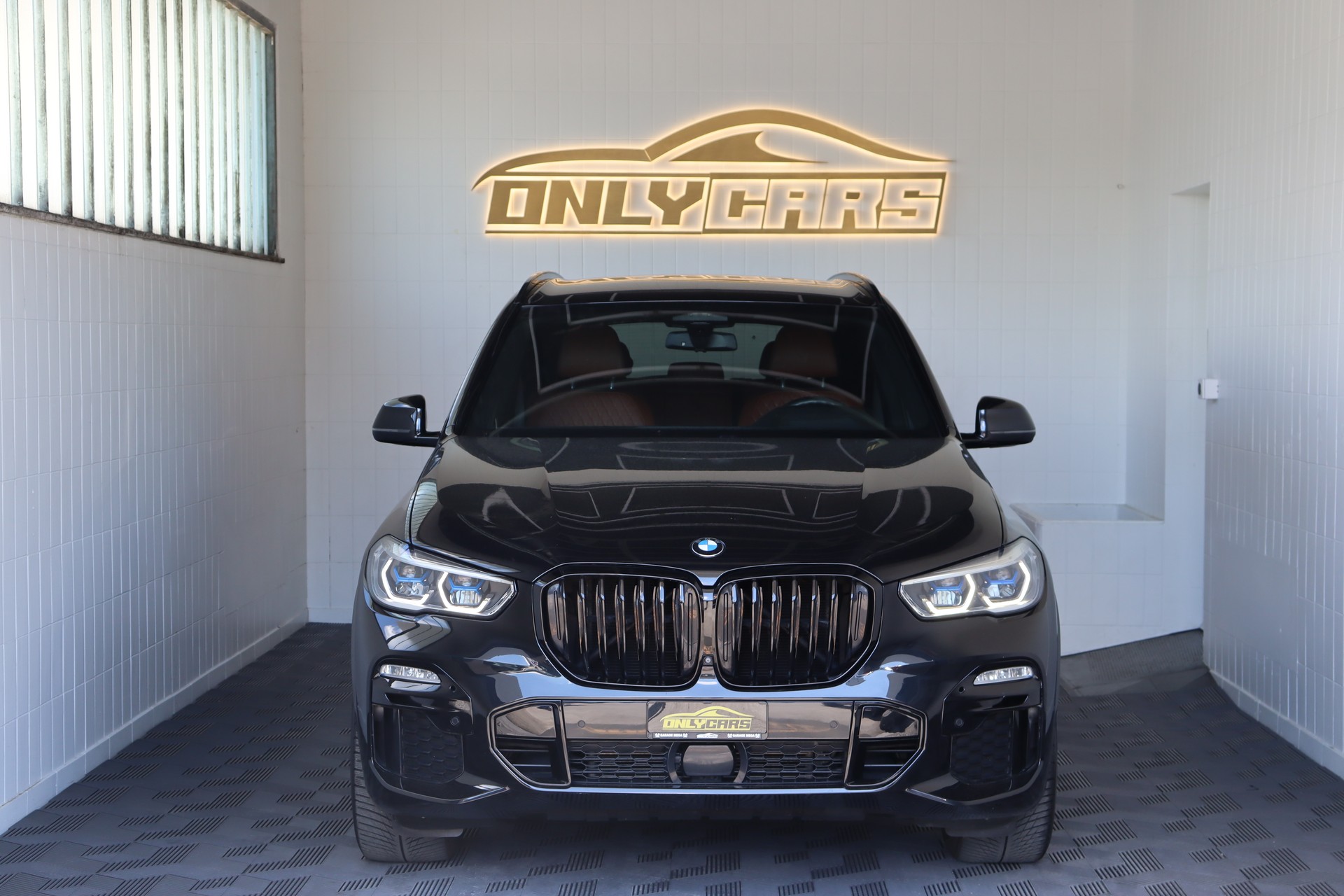BMW X5 xDrive 40i Steptronic-showroom-element-1