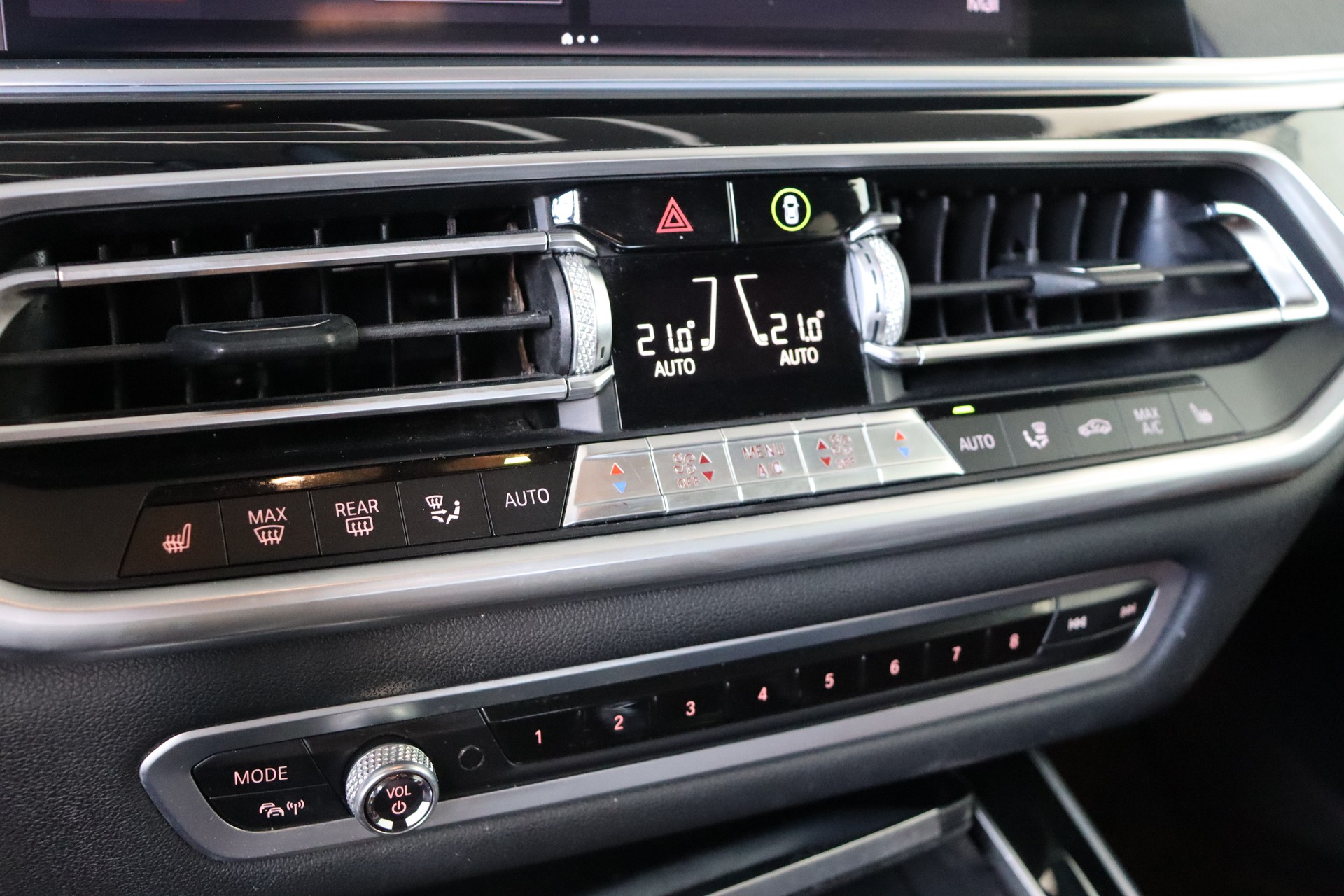 BMW X5 xDrive 40i Steptronic-image-16