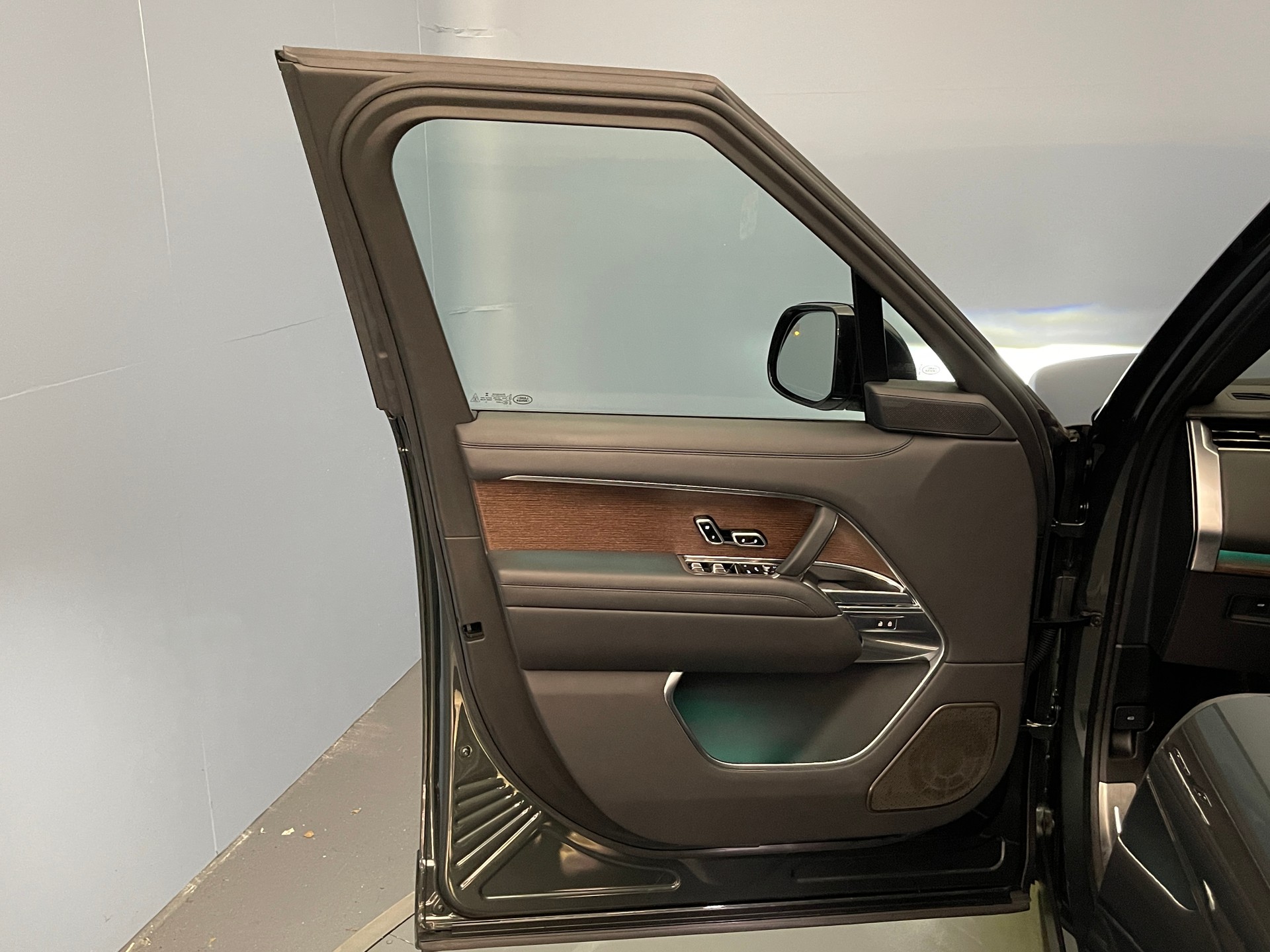 LAND ROVER Range Rover 3.0 Si6 Autobiography-image-11