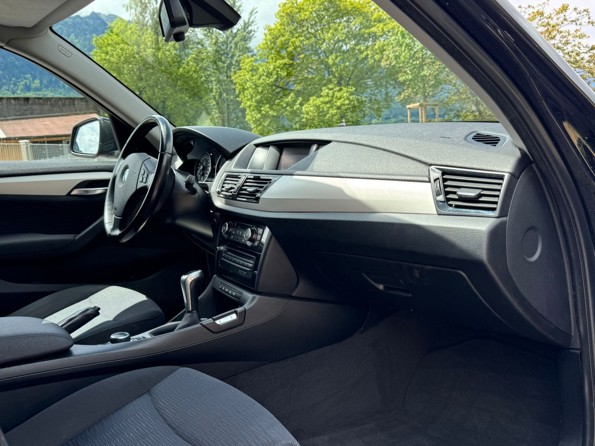 BMW X1 xDrive 18d-image-15