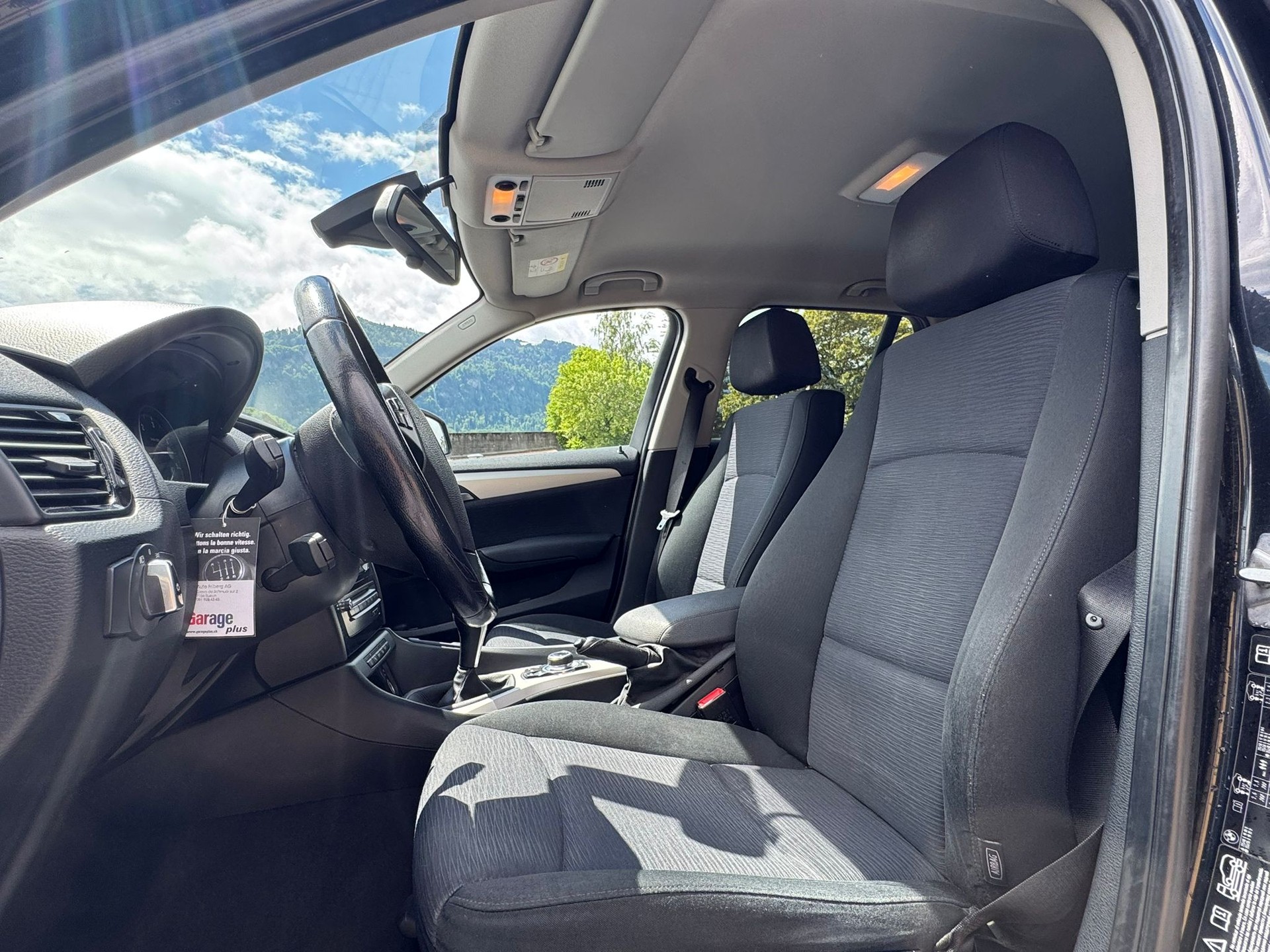 BMW X1 xDrive 18d-image-16