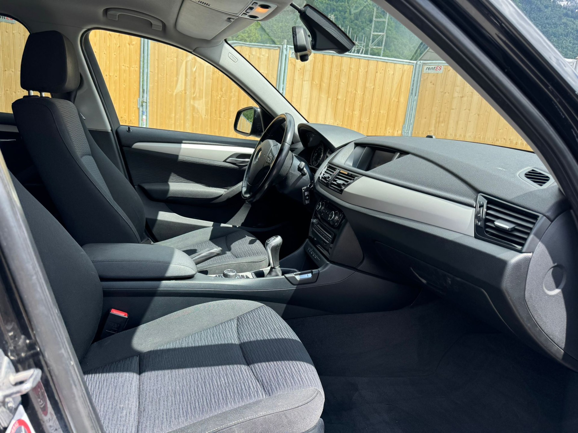 BMW X1 xDrive 18d-image-13