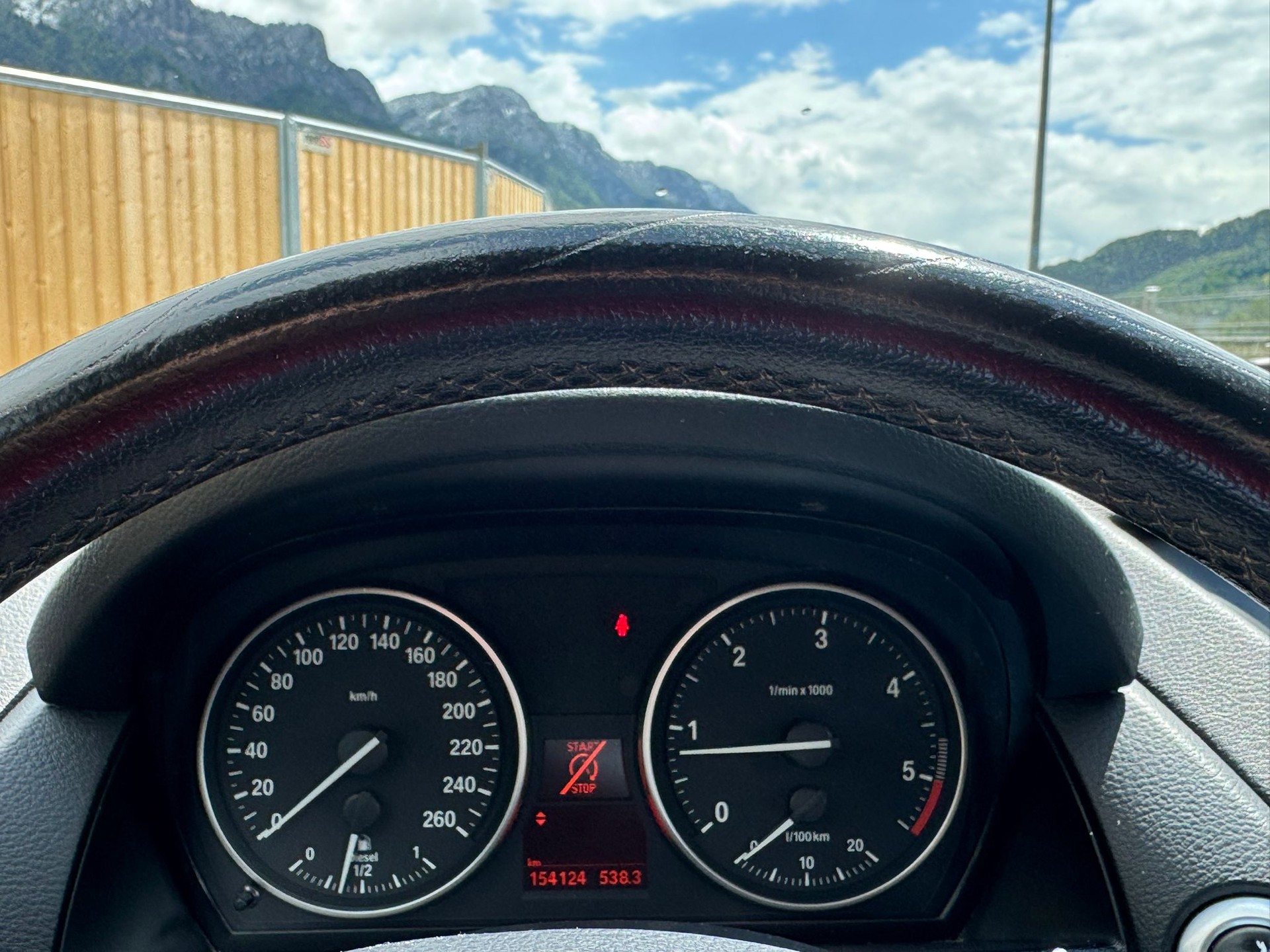 BMW X1 xDrive 18d-image-21