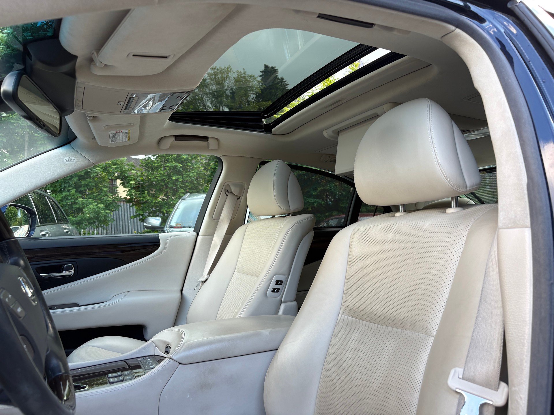 LEXUS LS 600h 5.0 V8 AWD Automatic-image-7